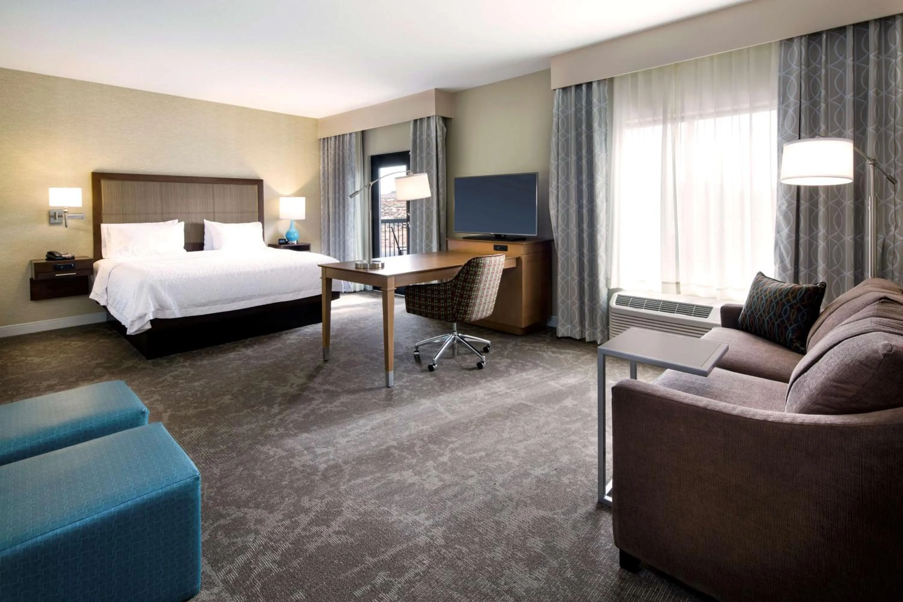 Bed in Hampton Inn & Suites Page - Lake Powell