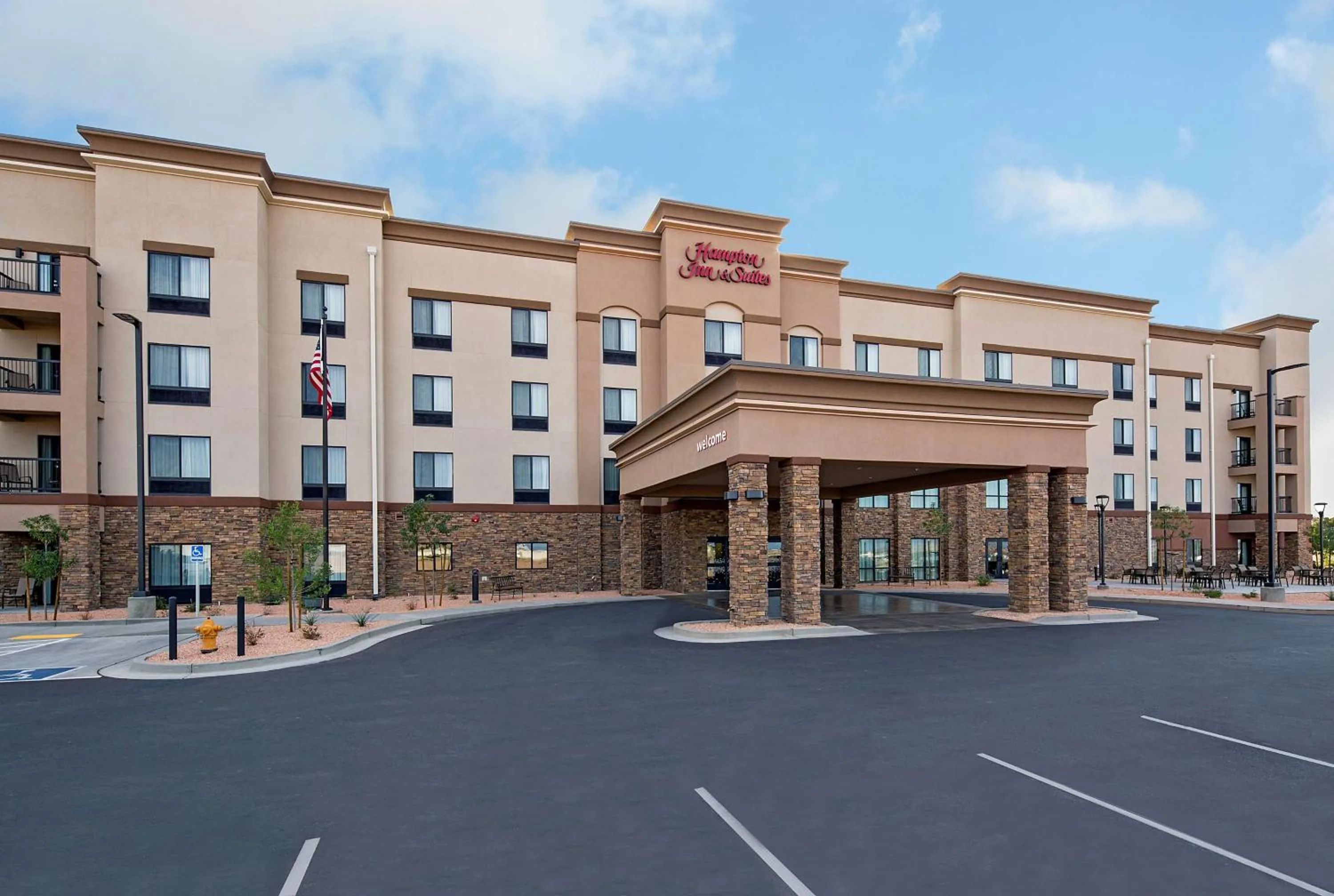 Property building in Hampton Inn & Suites Page - Lake Powell