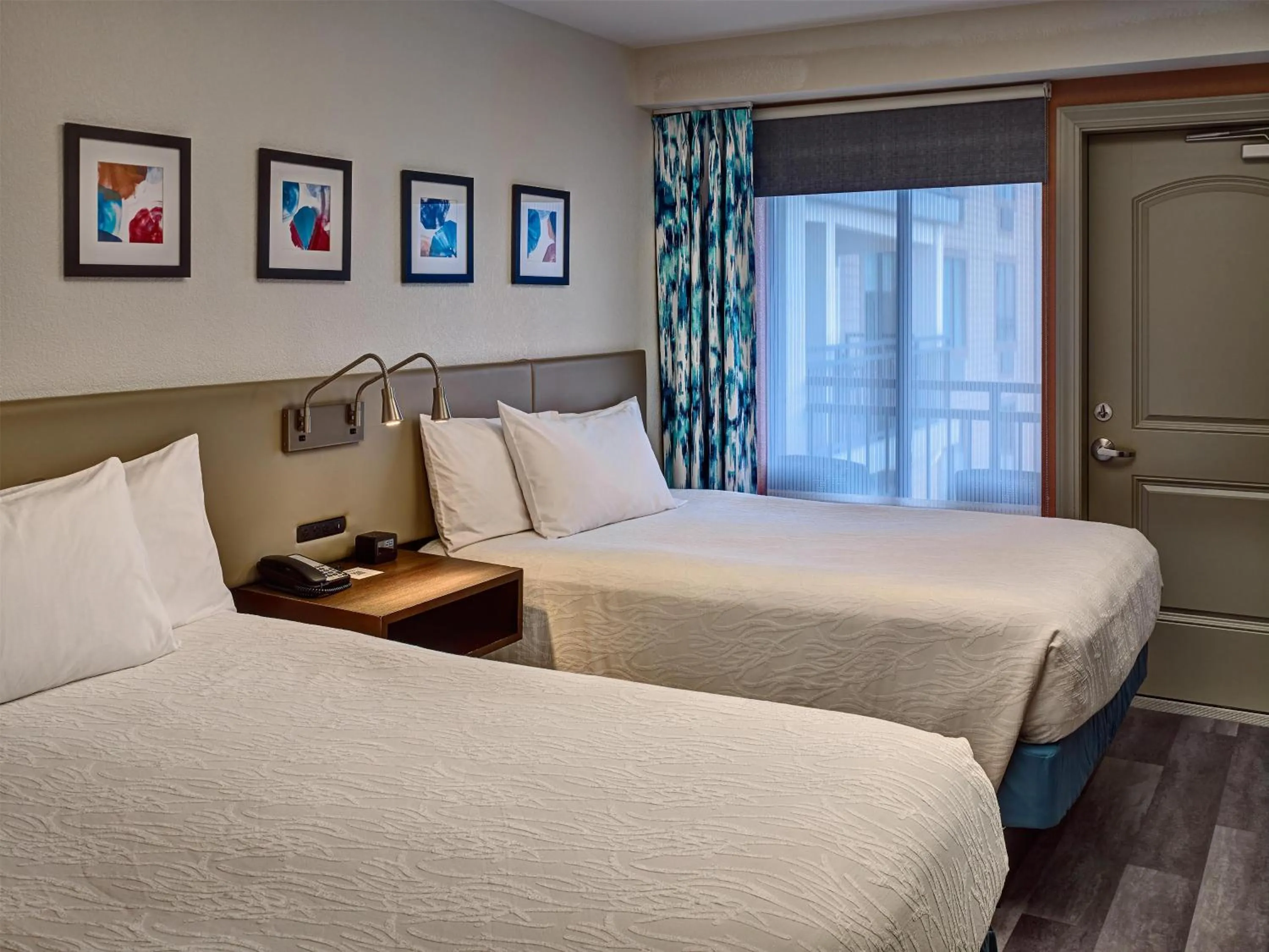 Bed in Hilton Garden Inn Pigeon Forge