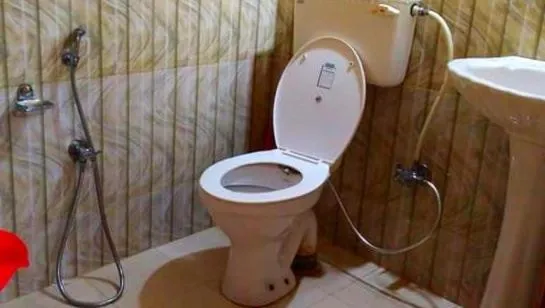 Toilet in New Yan Yan Guest House reception 9th floor Flat E4 E6