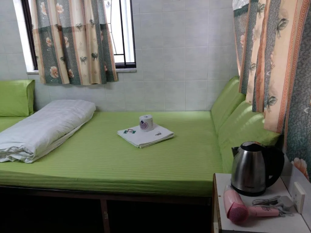 New Yan Yan Guest House reception 9th floor Flat E4 E6
