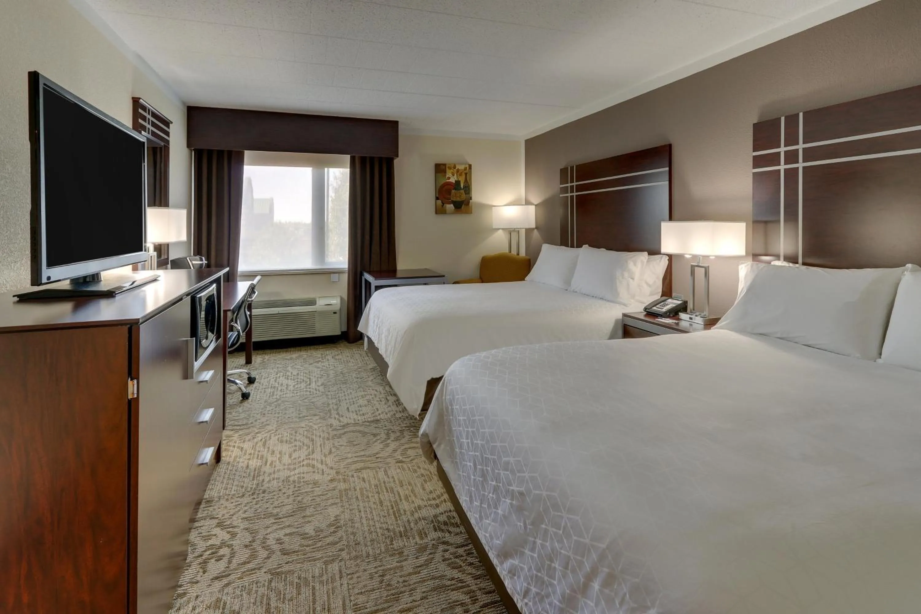 Photo of the whole room, Bed in Holiday Inn Express Aberdeen-Chesapeake House by IHG