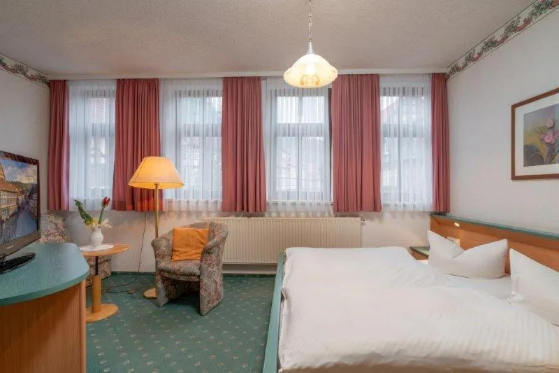 Photo of the whole room, Bed in Stolberger Hof