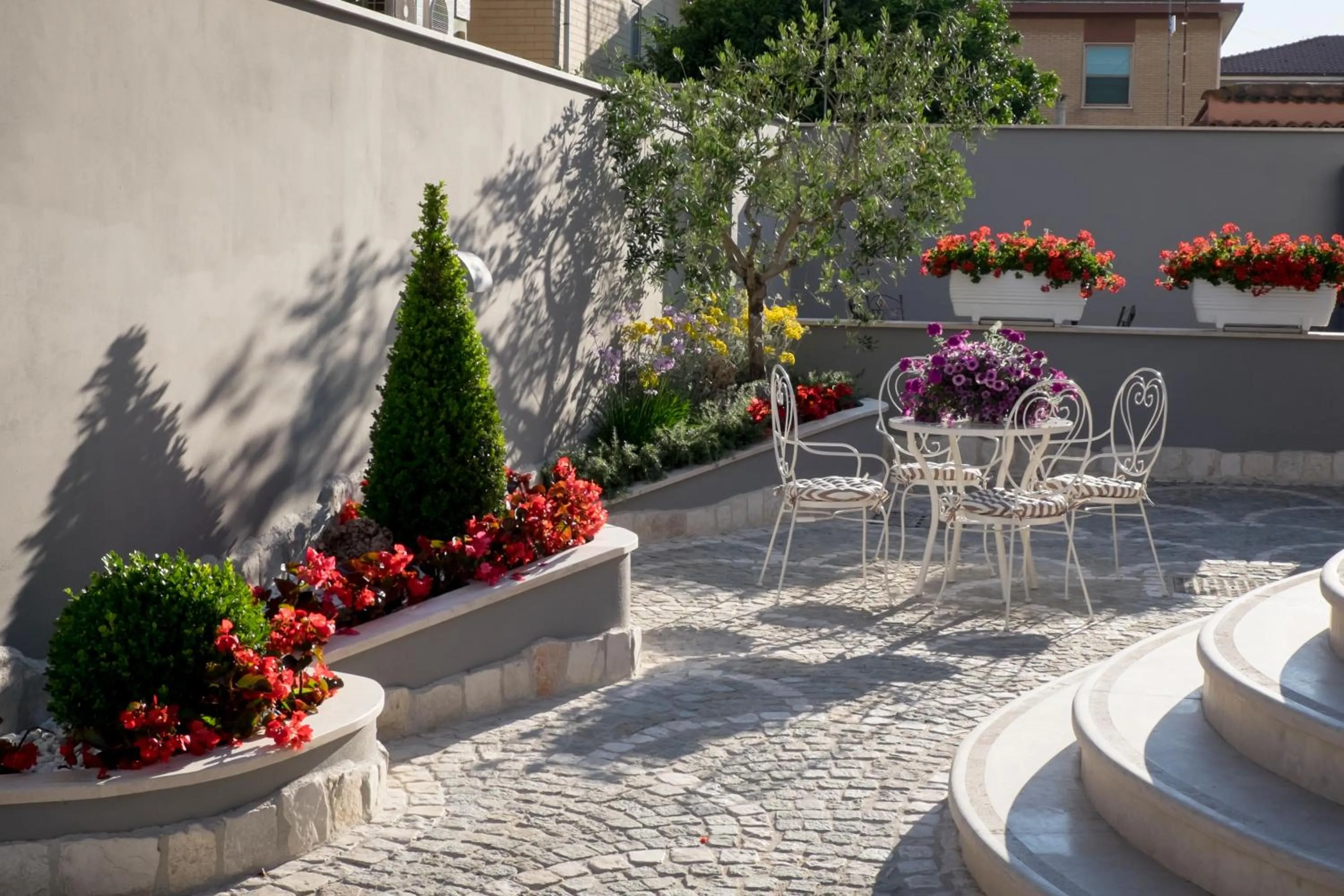 Garden in Rome Airport Inn