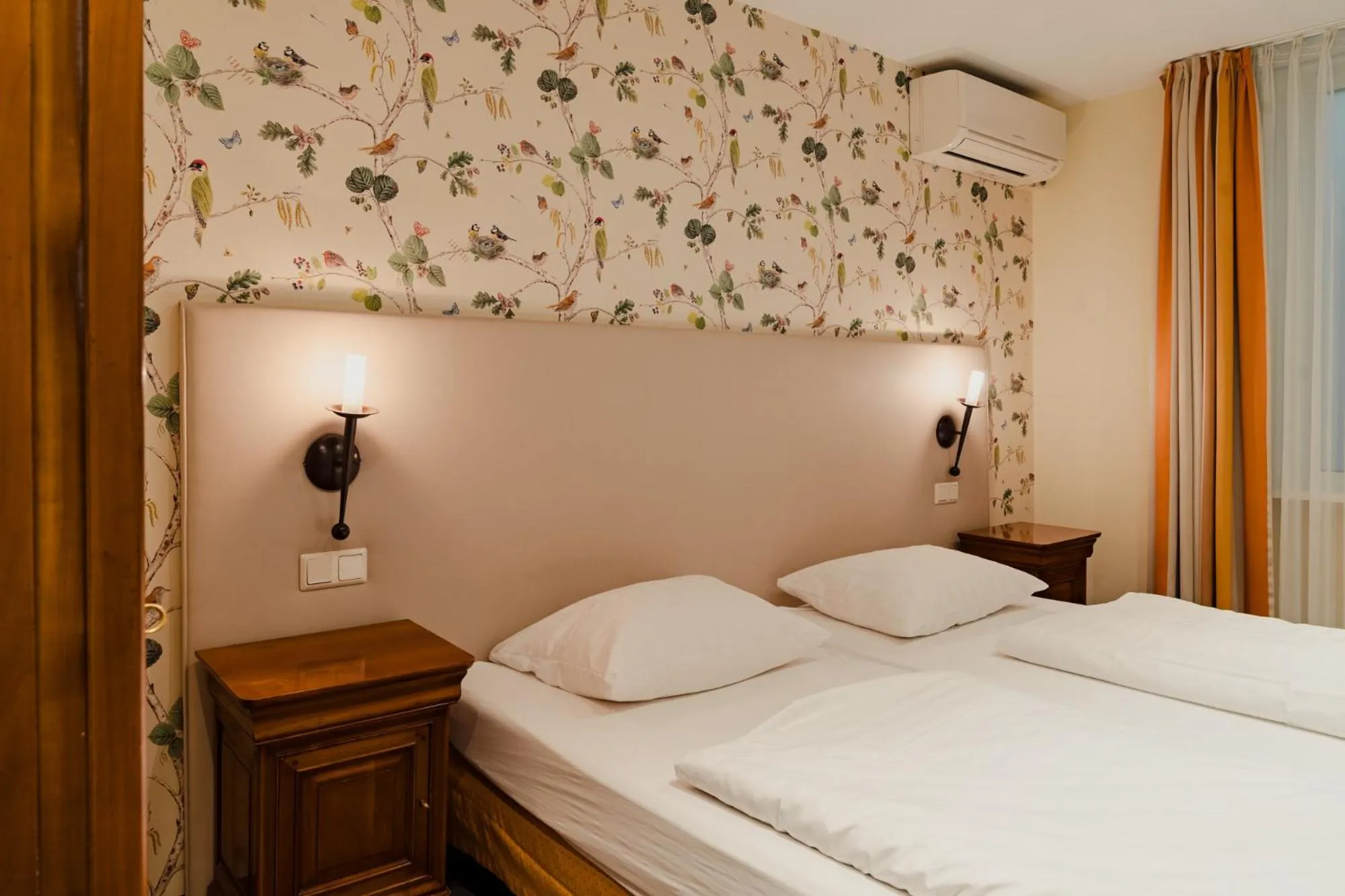 Property building, Bed in Hotel & Gasthaus Backmulde