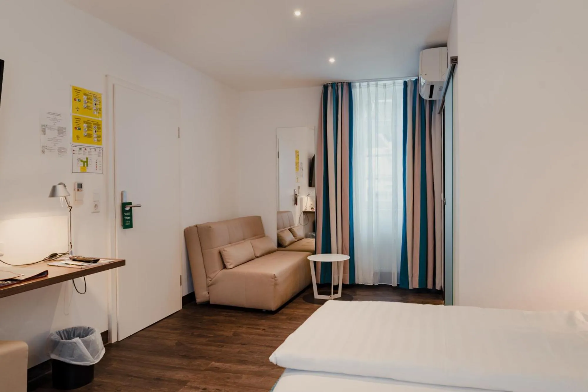 Property building, Bed in Hotel & Gasthaus Backmulde