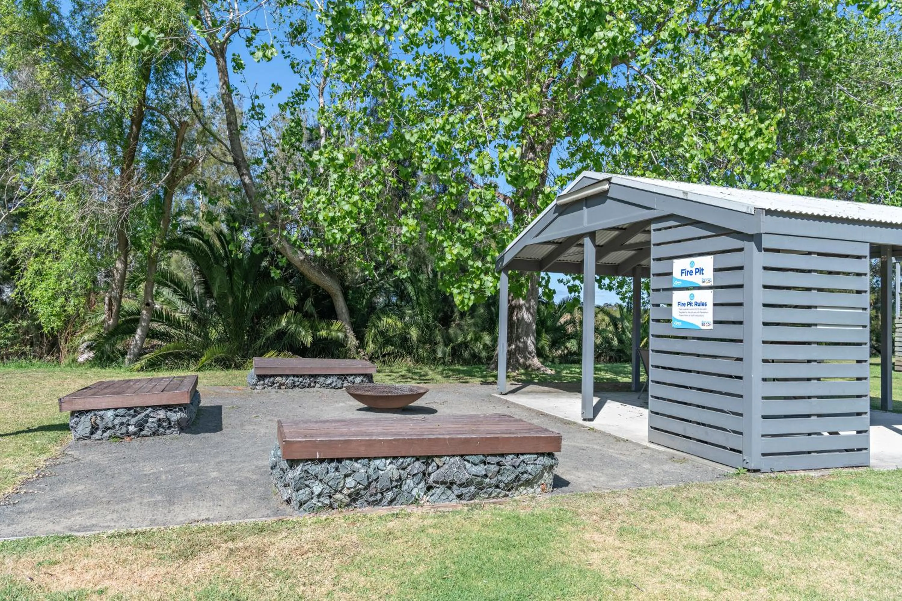 fireplace in Barlings Beach Holiday Park