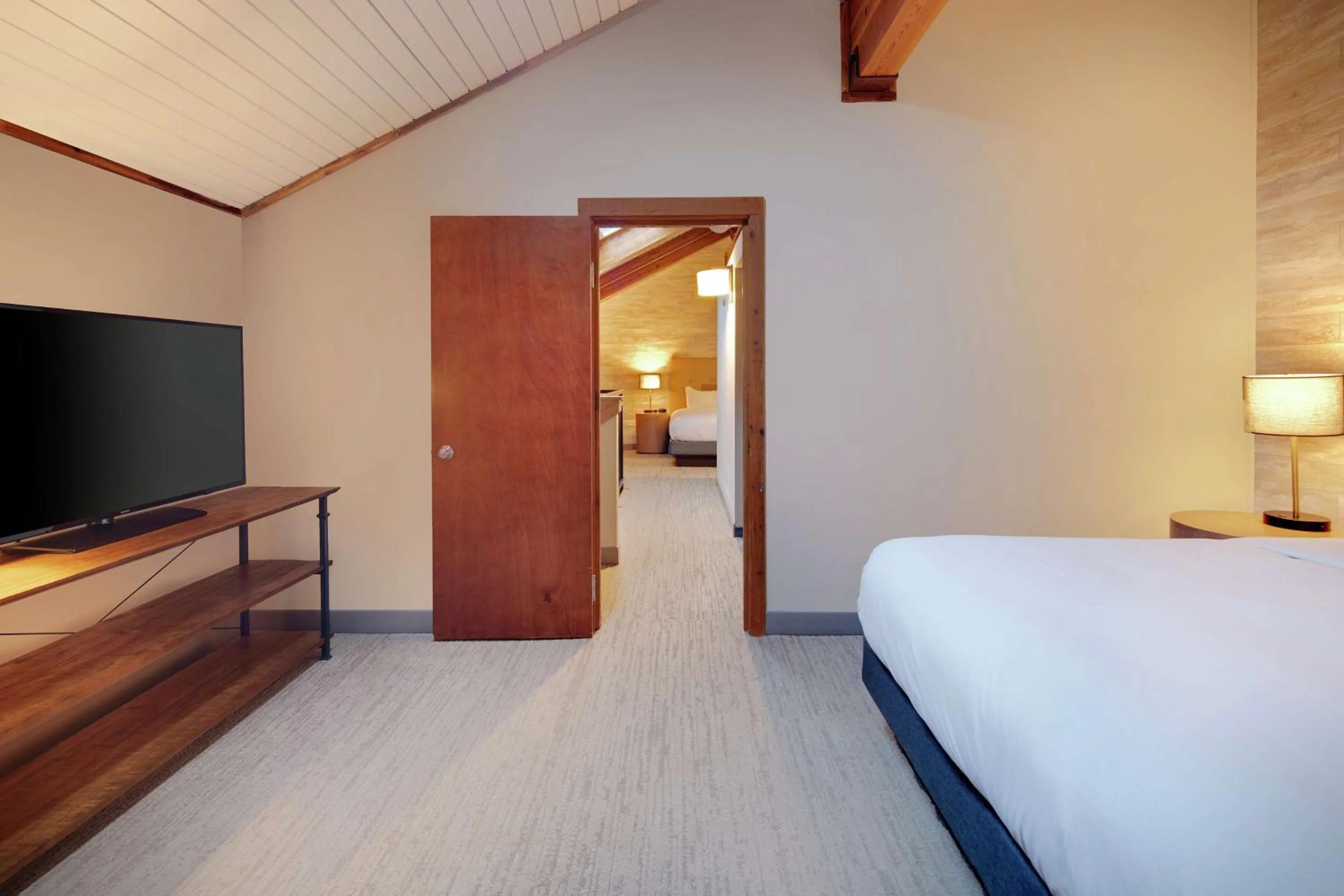 Bedroom, Bed in Highline Vail - a DoubleTree by Hilton