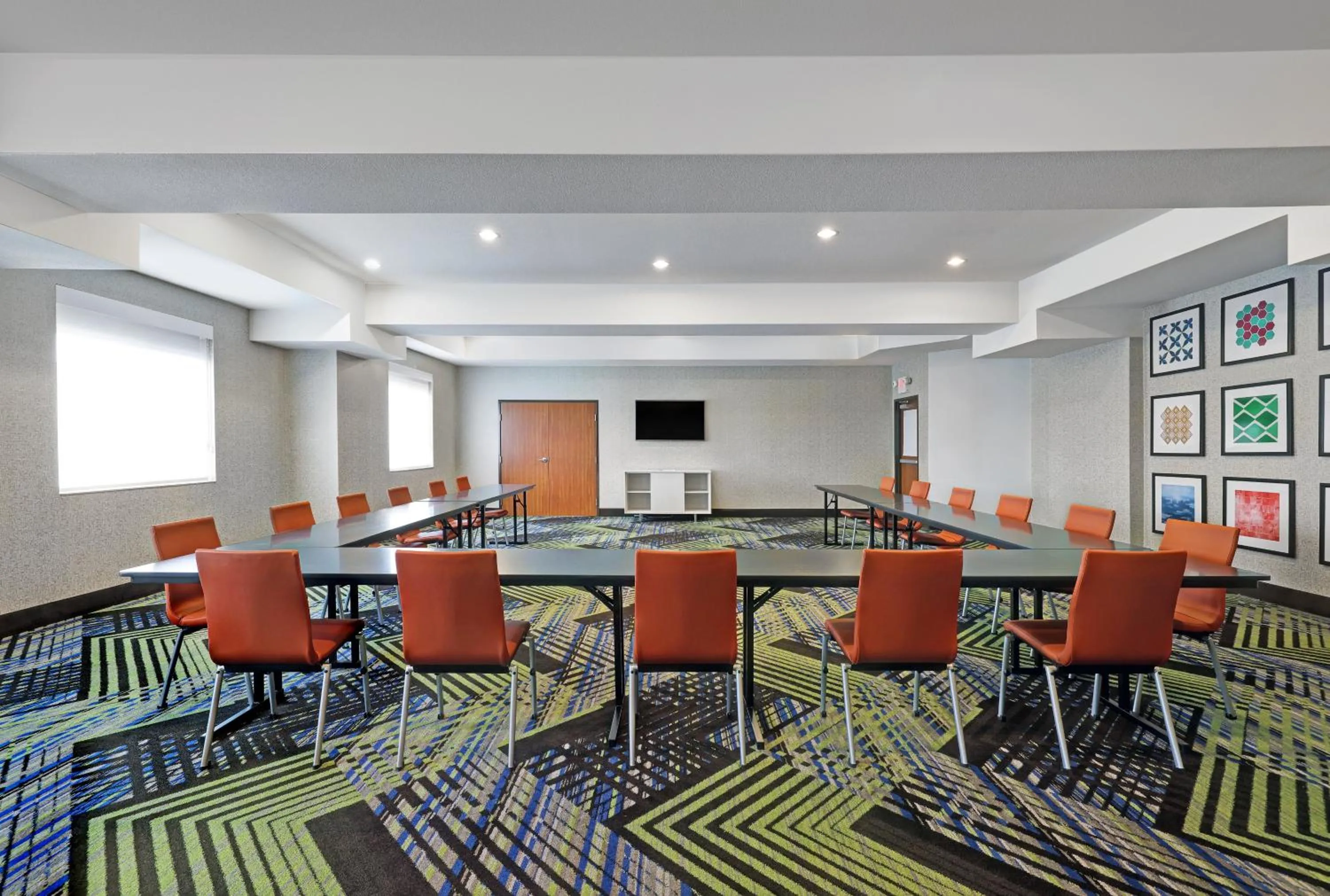 Meeting/conference room in Holiday Inn Express Newport by IHG