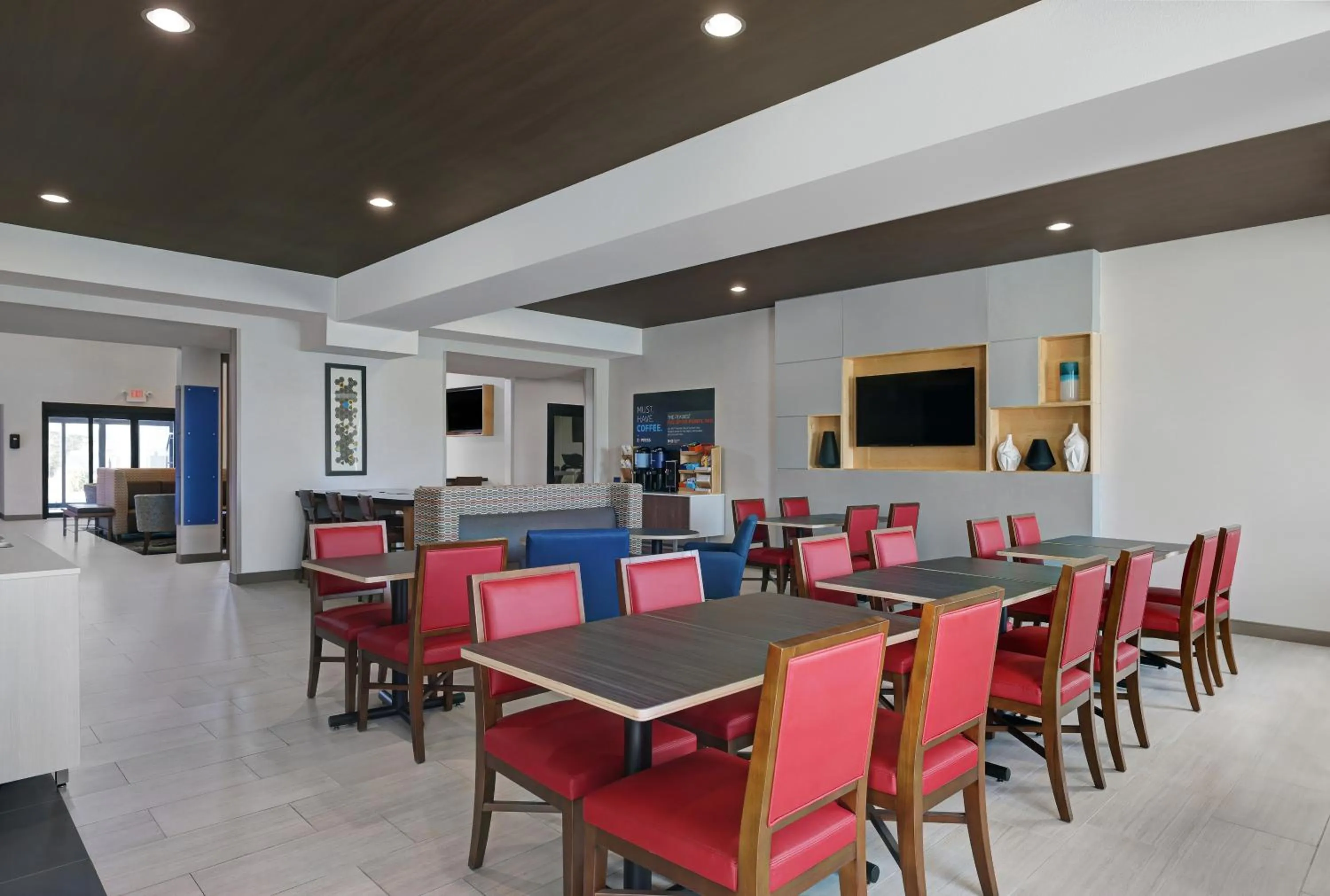 Breakfast in Holiday Inn Express Newport by IHG