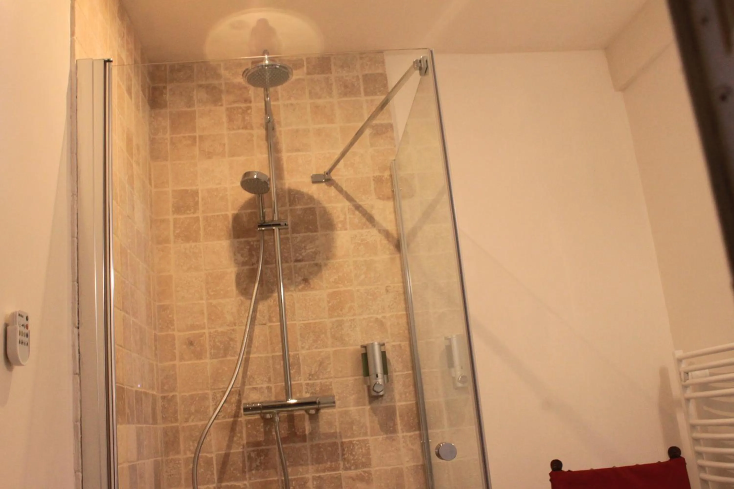 Bathroom in Cellier de l'abbaye - L'Ermitage