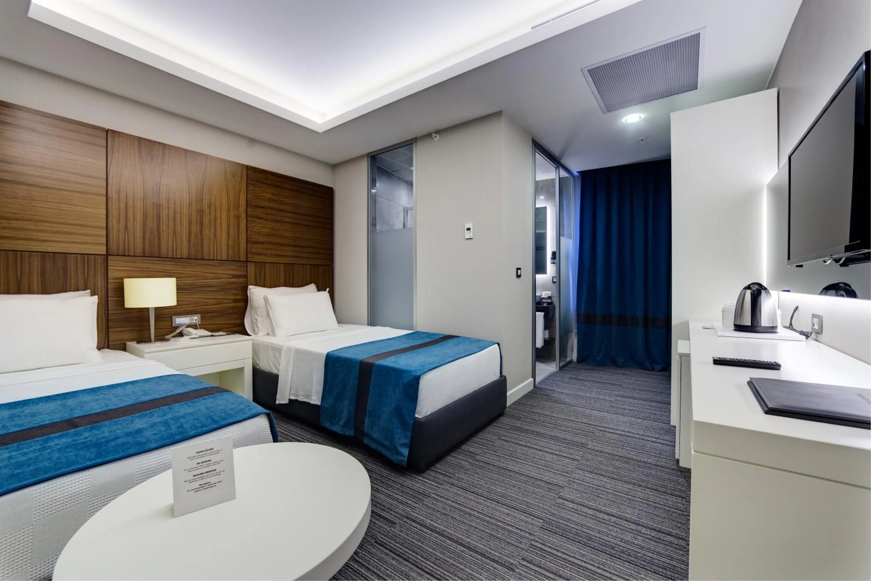 Photo of the whole room, Bed in The Menord Hotel