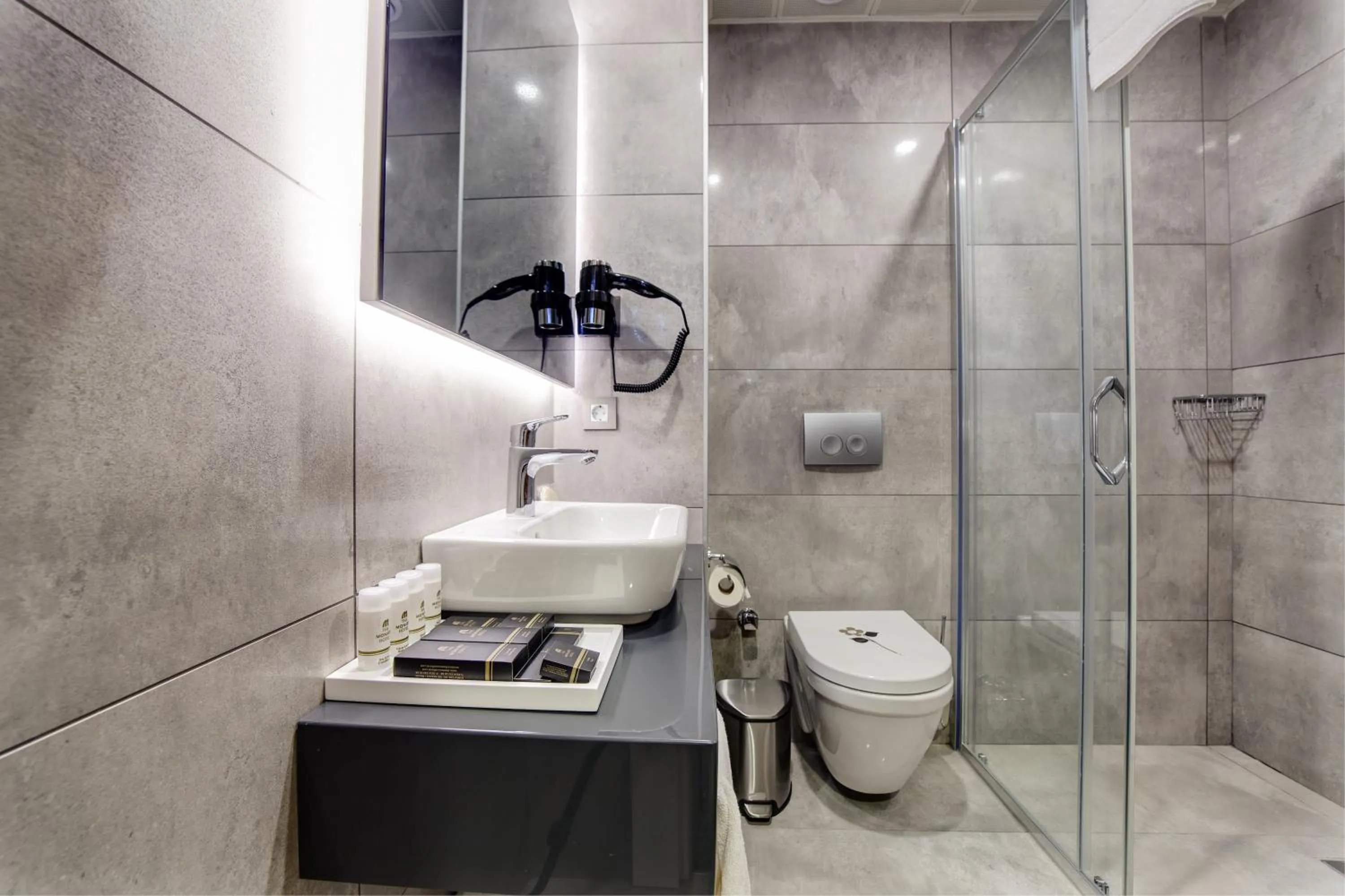 Bathroom in The Menord Hotel