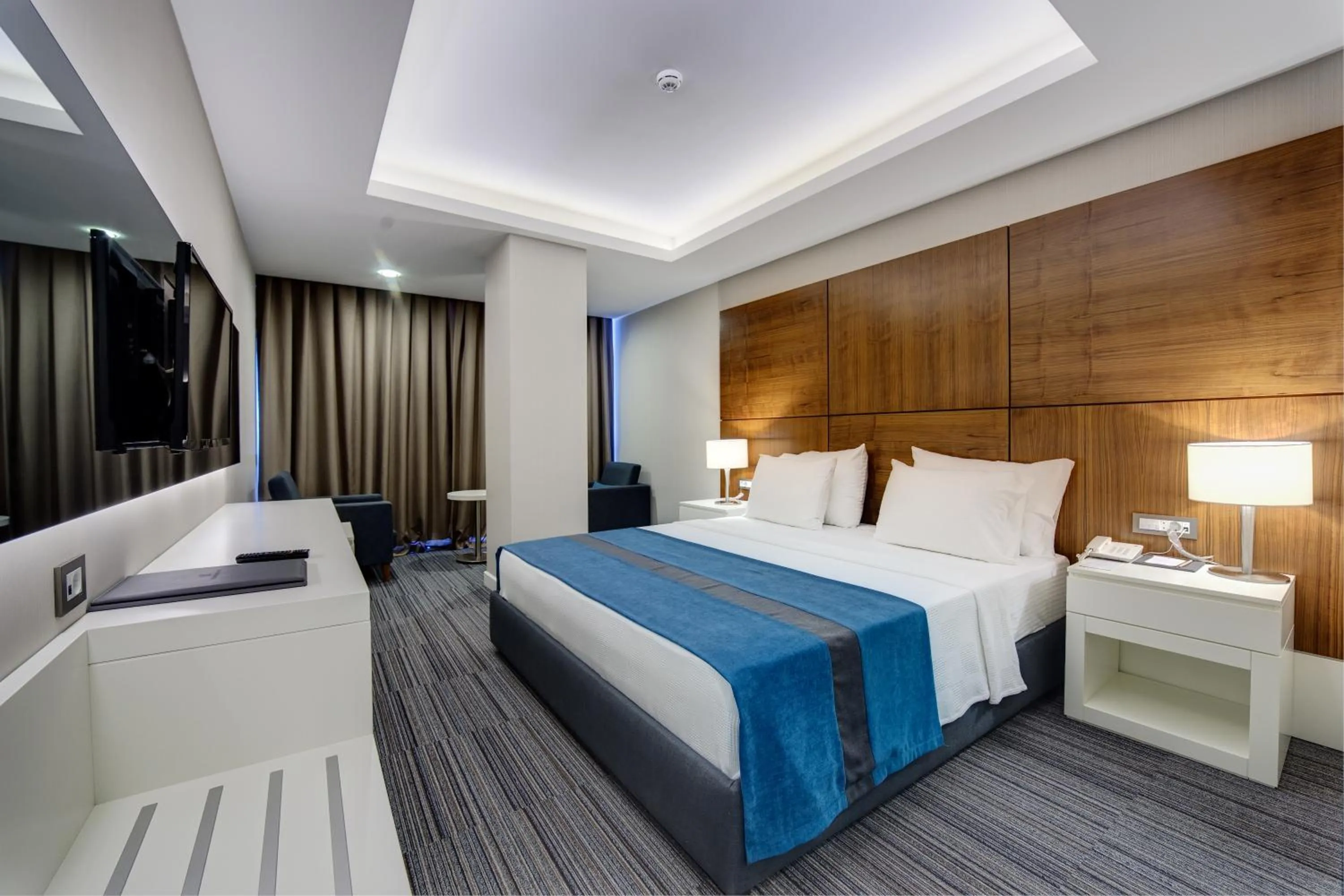 Bedroom, Bed in The Menord Hotel