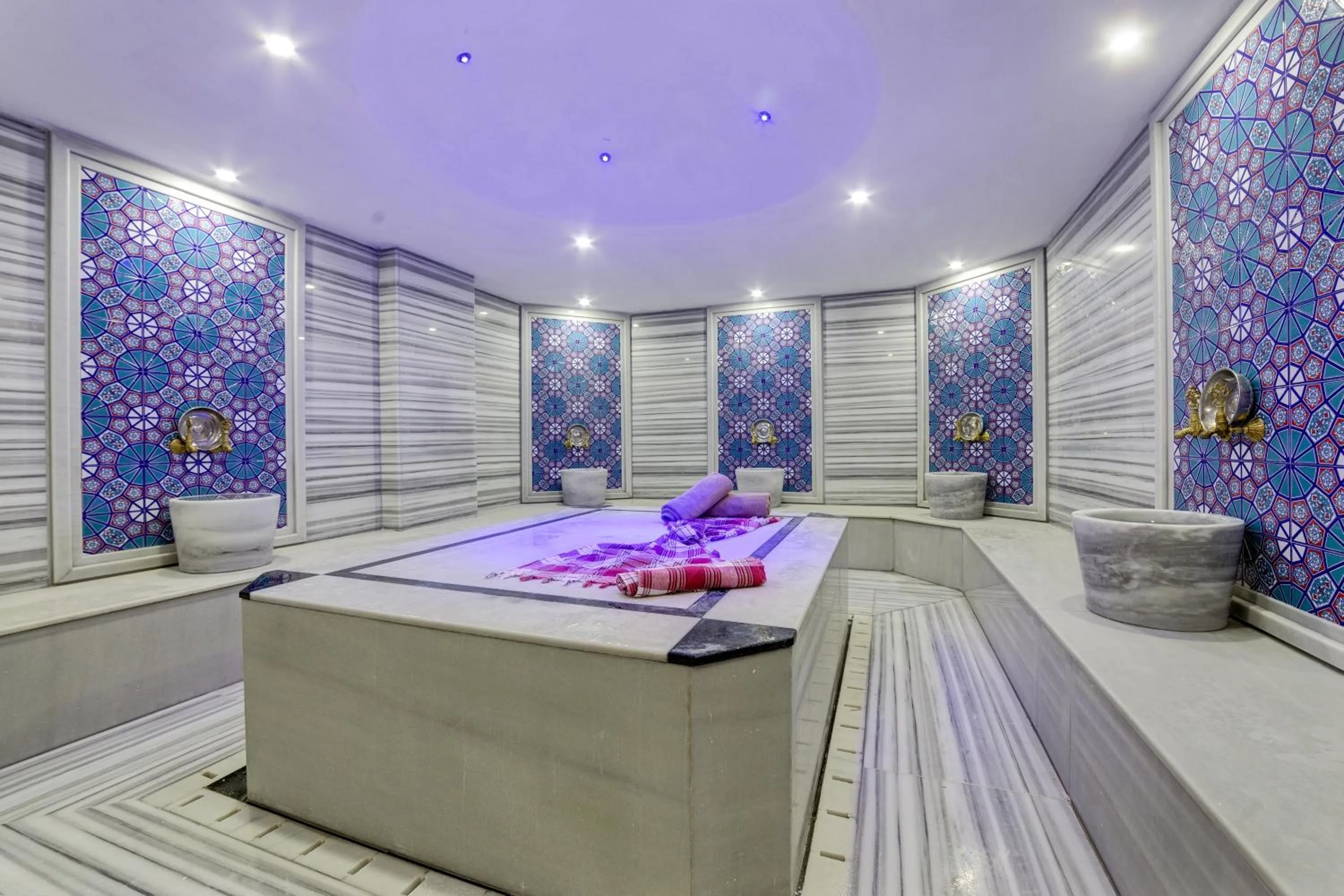 Public Bath in The Menord Hotel