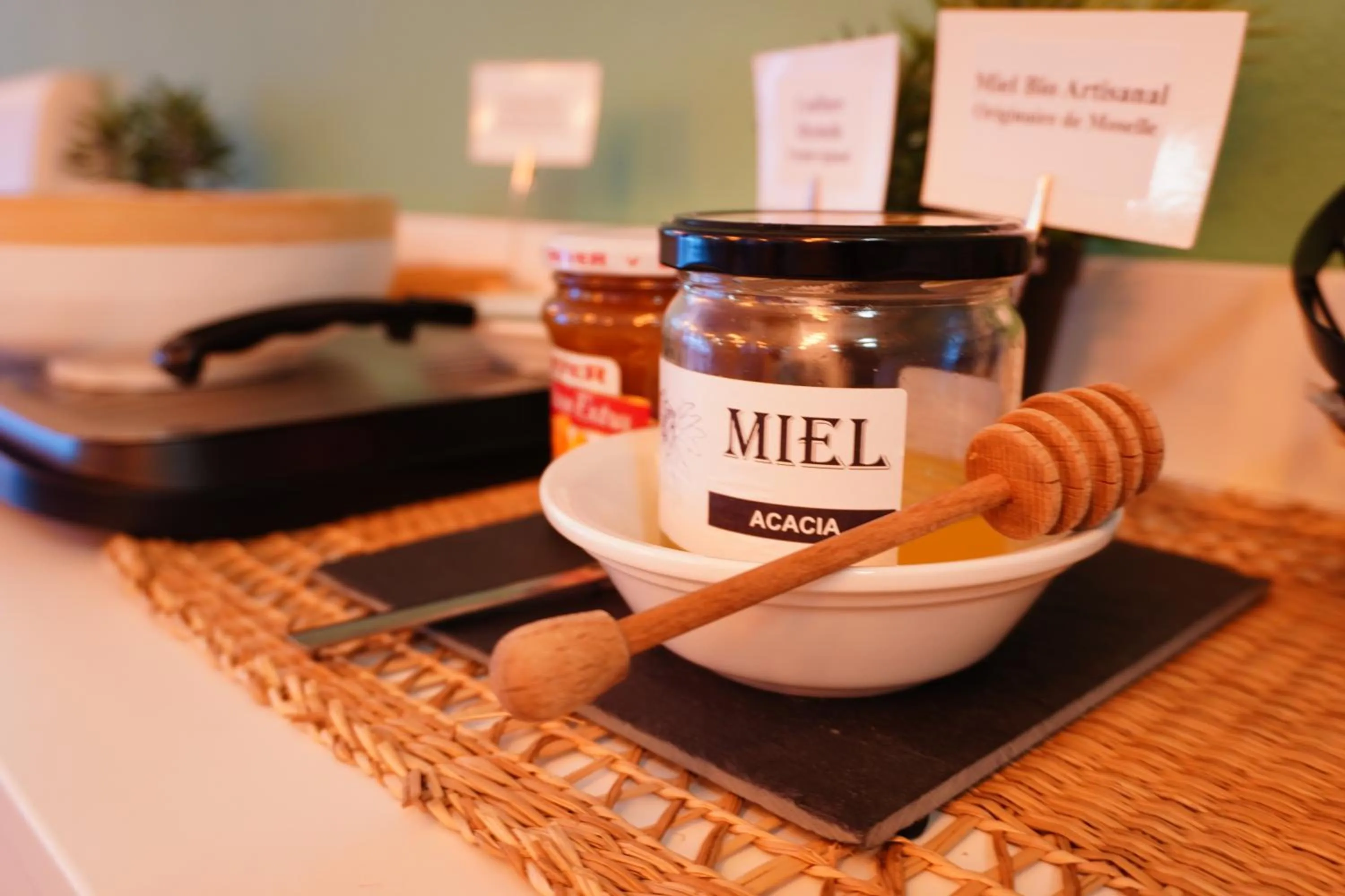 Breakfast in B&B HOTEL Metz Est Technopole Pôle Santé