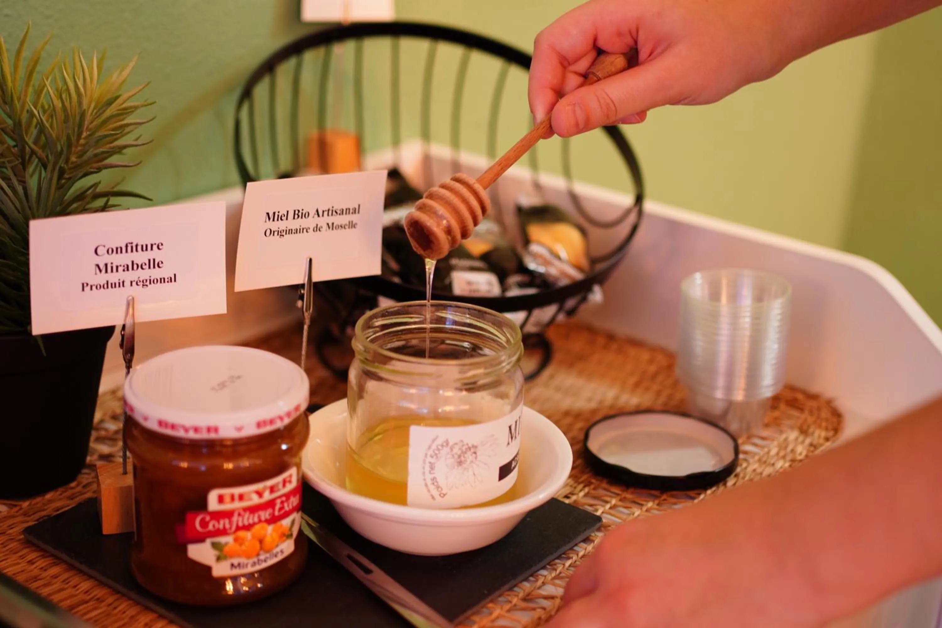 Breakfast in B&B HOTEL Metz Est Technopole Pôle Santé