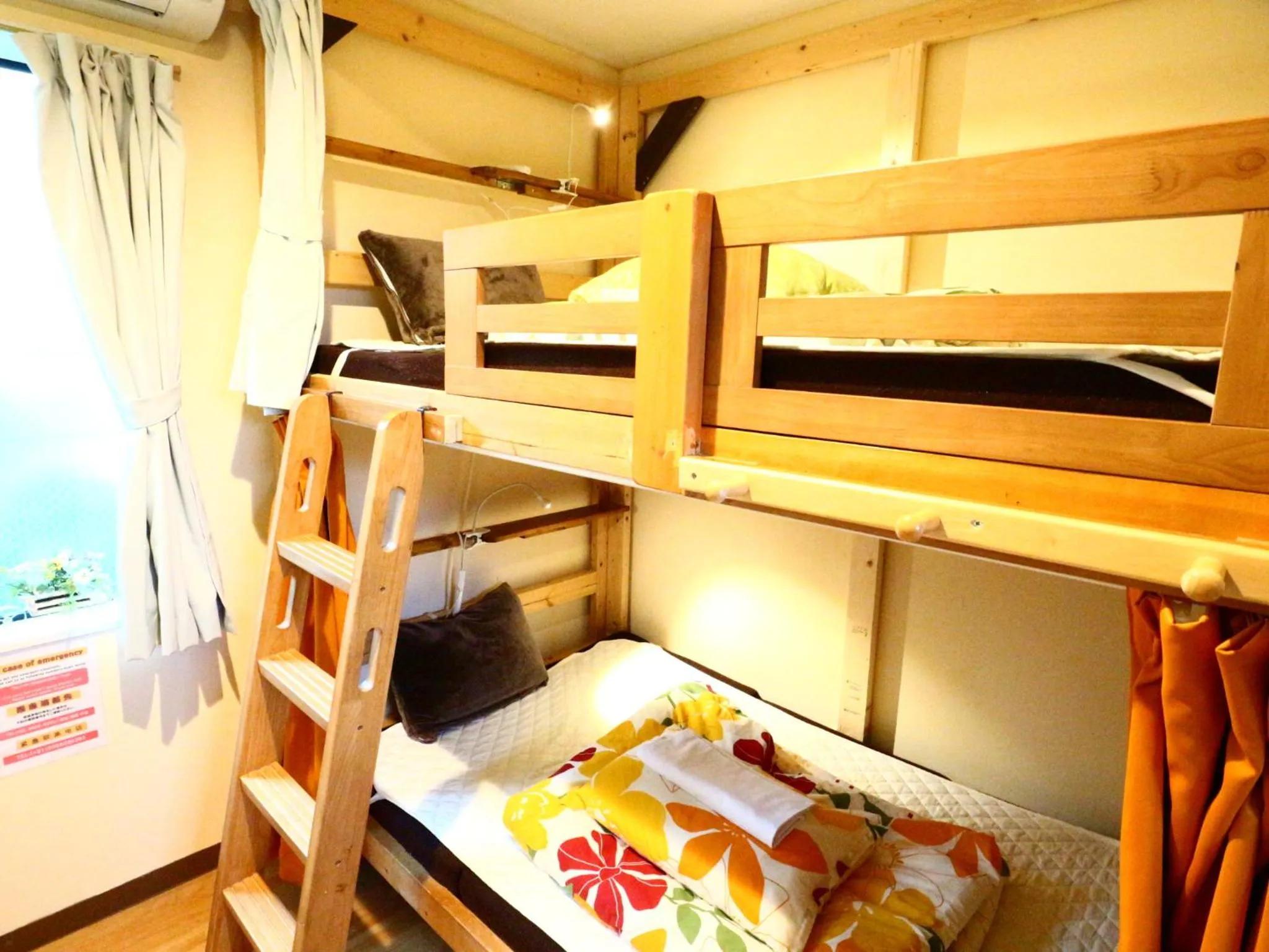 bunk bed, Bed in ホステル富士山 結