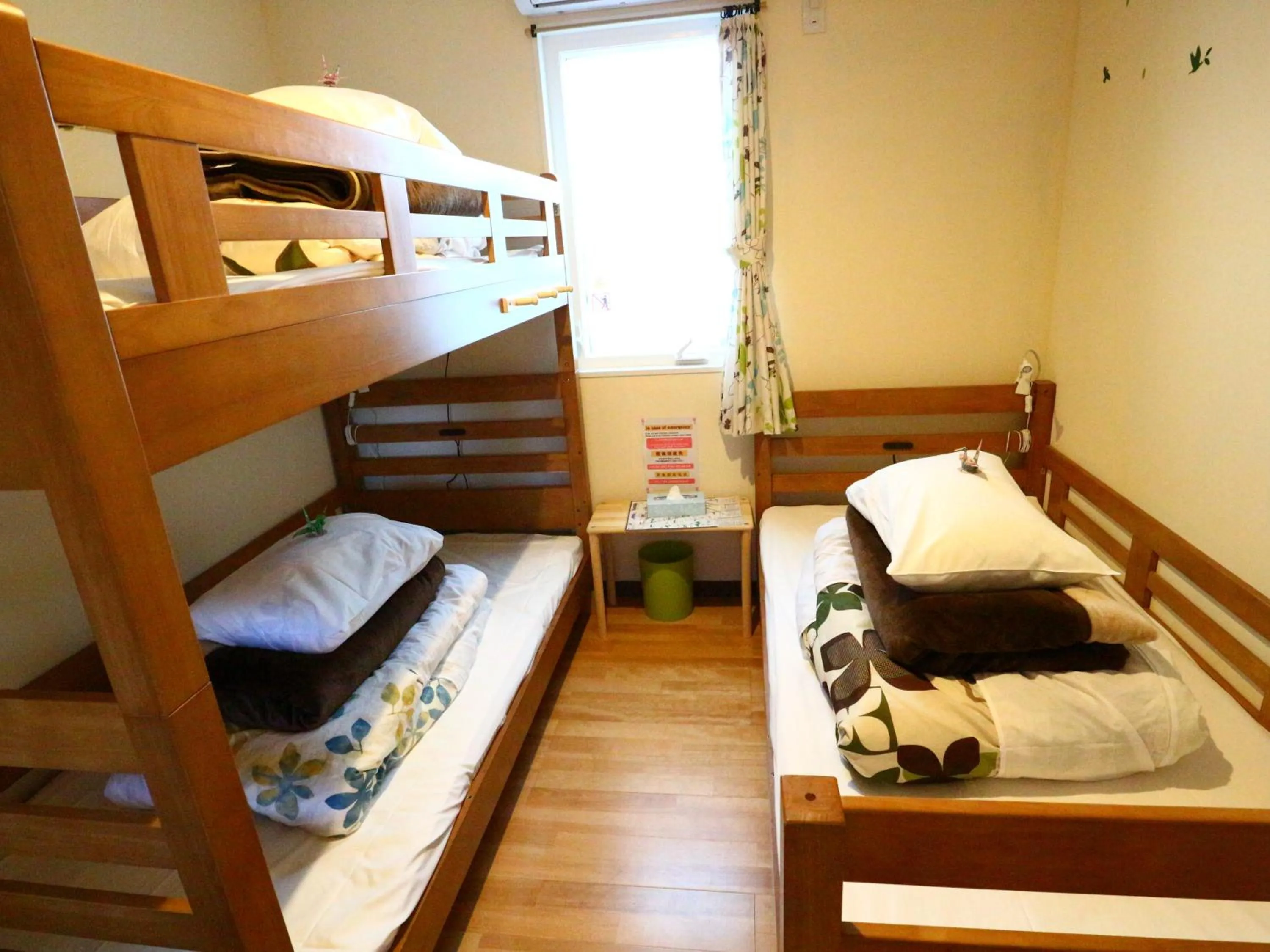Photo of the whole room, Bed in ホステル富士山 結