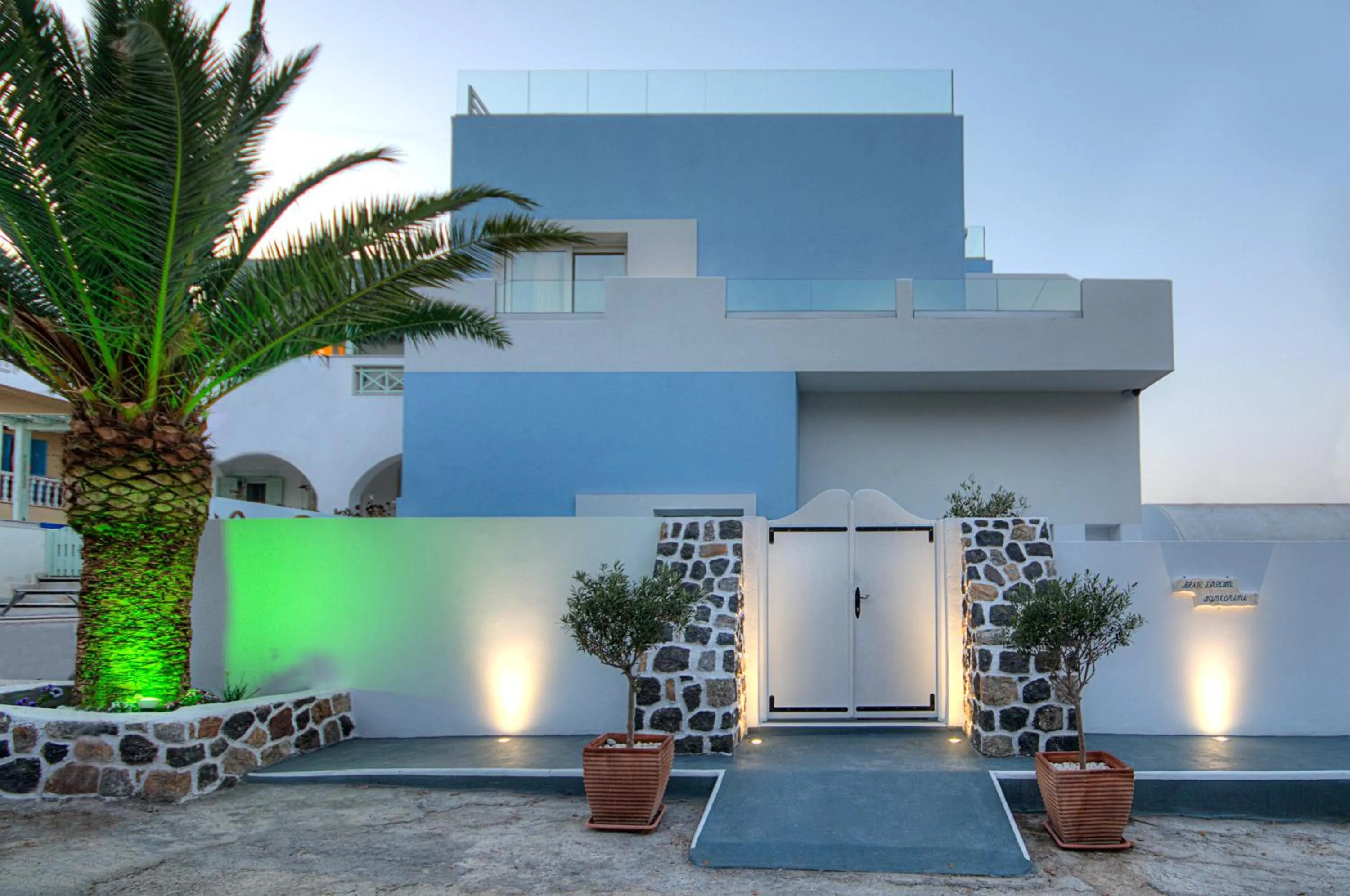 Facade/entrance in Blue Dream - Santorini