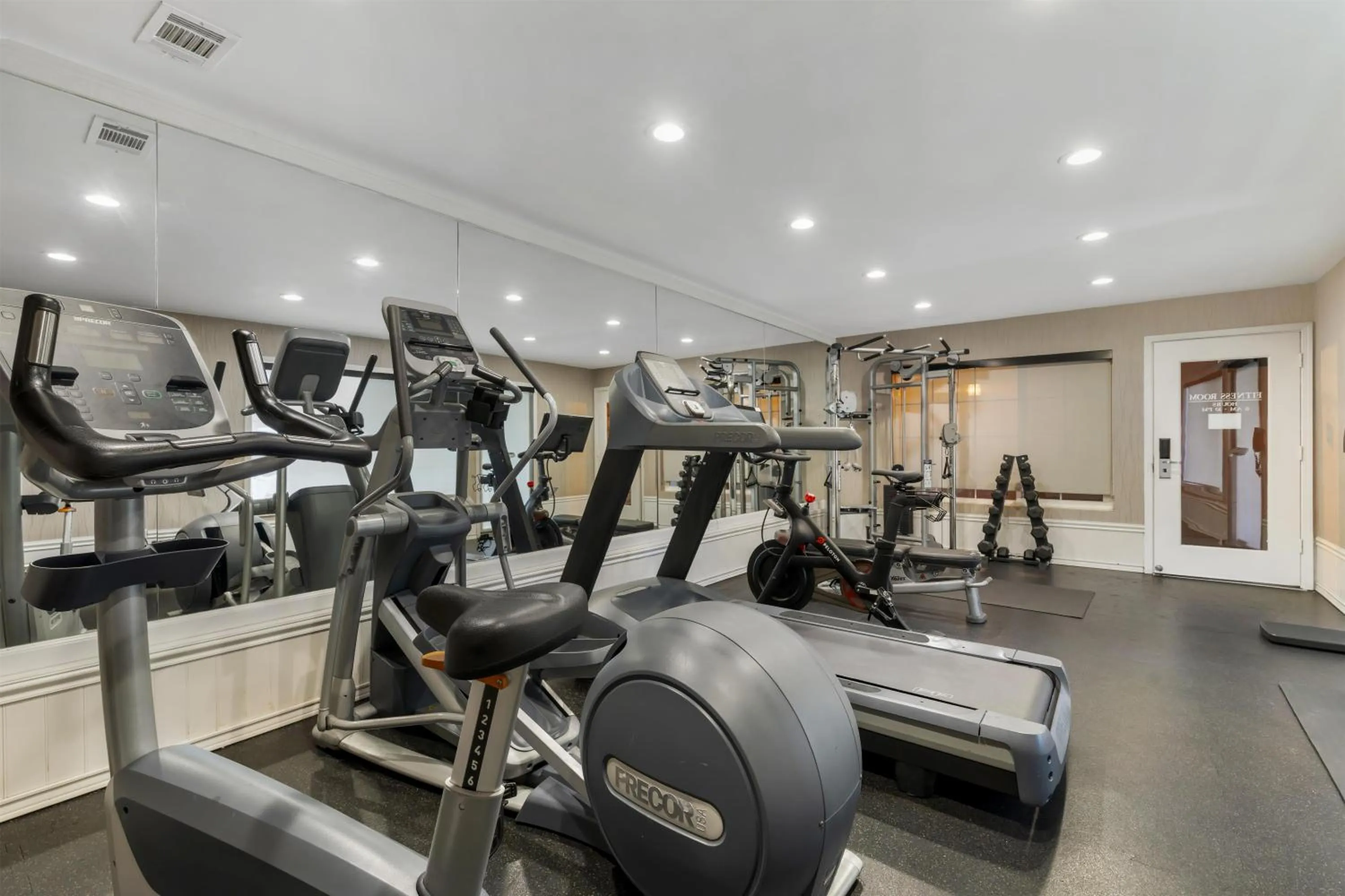 Fitness centre/facilities in Best Western Plus Carriage Inn