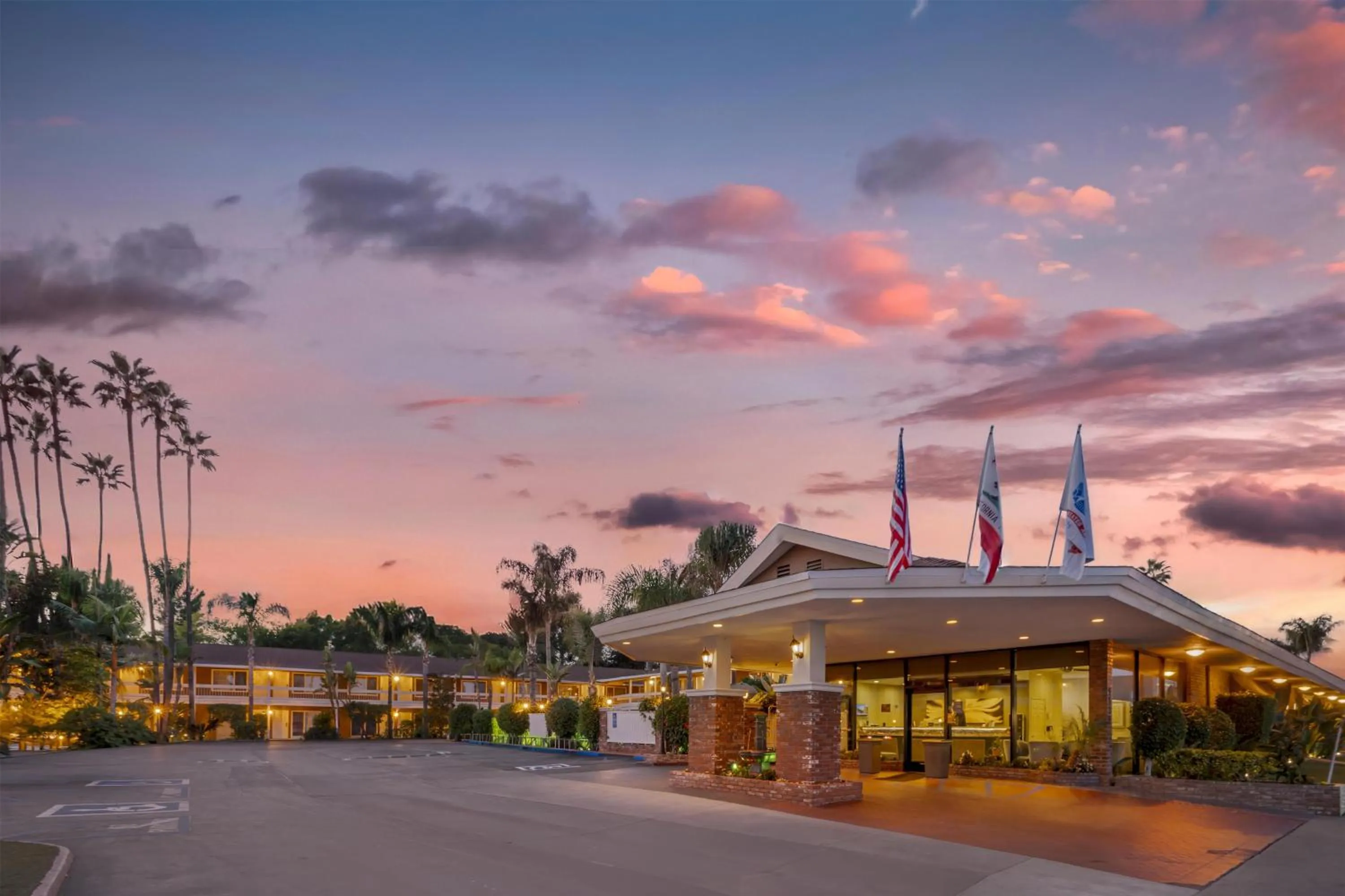 Property building in Best Western Plus Carriage Inn