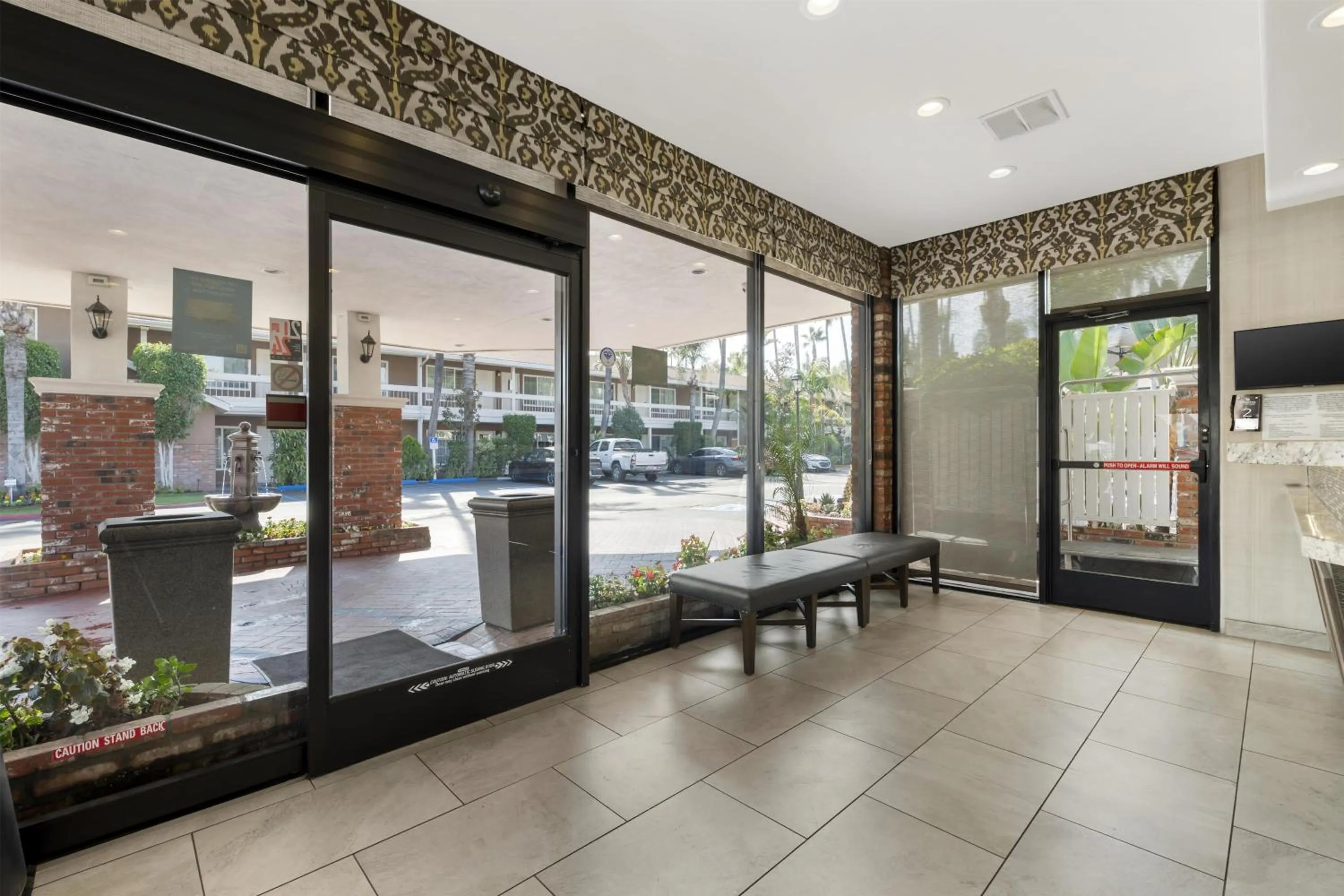 Lobby or reception in Best Western Plus Carriage Inn