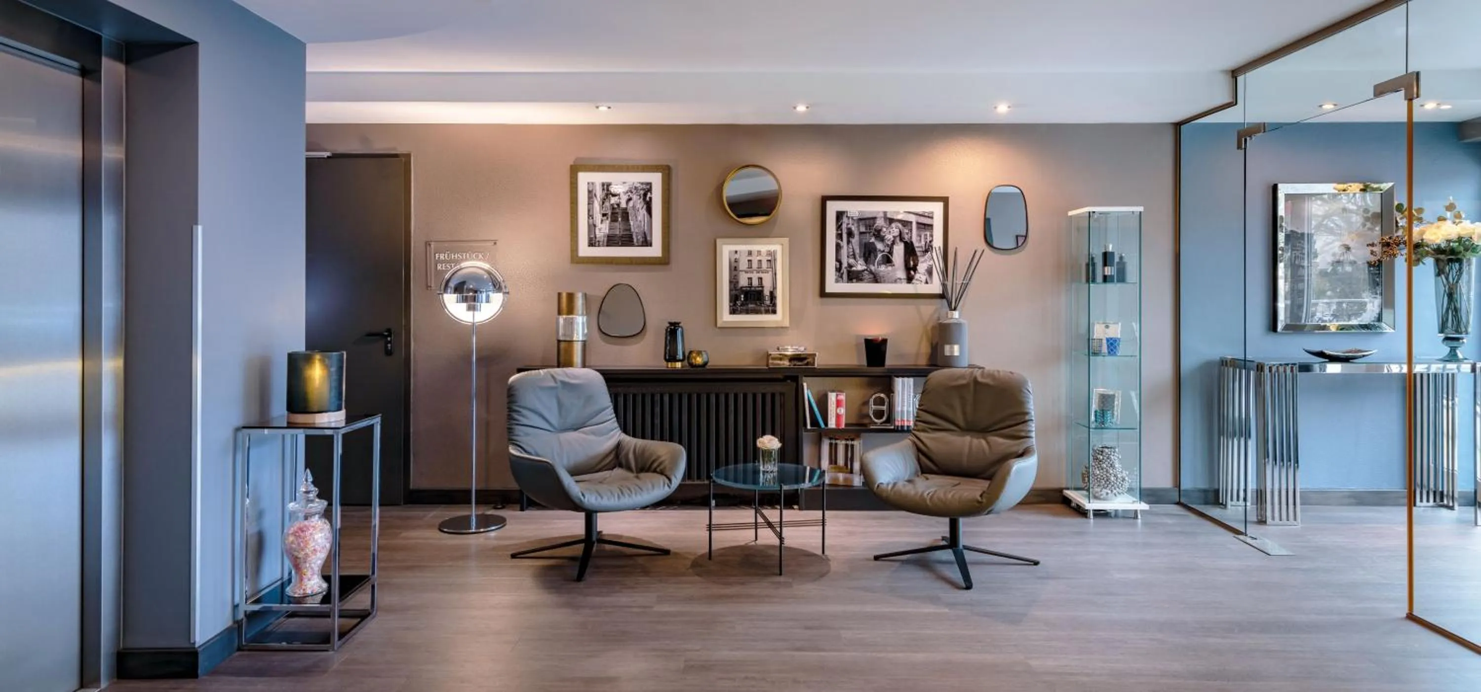 Lobby or reception in Hotel du Nord, Hamburg-Volksdorf