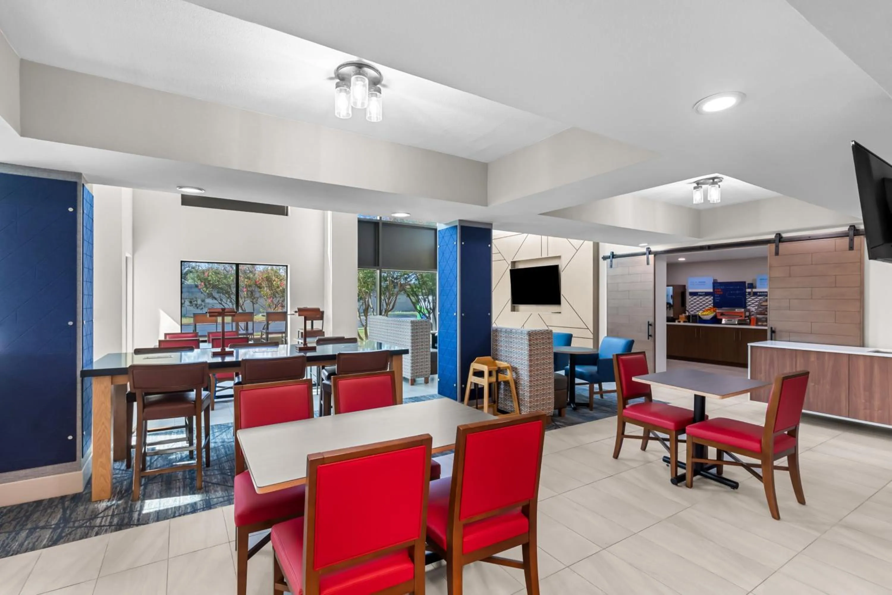 Breakfast in Holiday Inn Express & Suites Austin SW - Sunset Valley by IHG Hotel