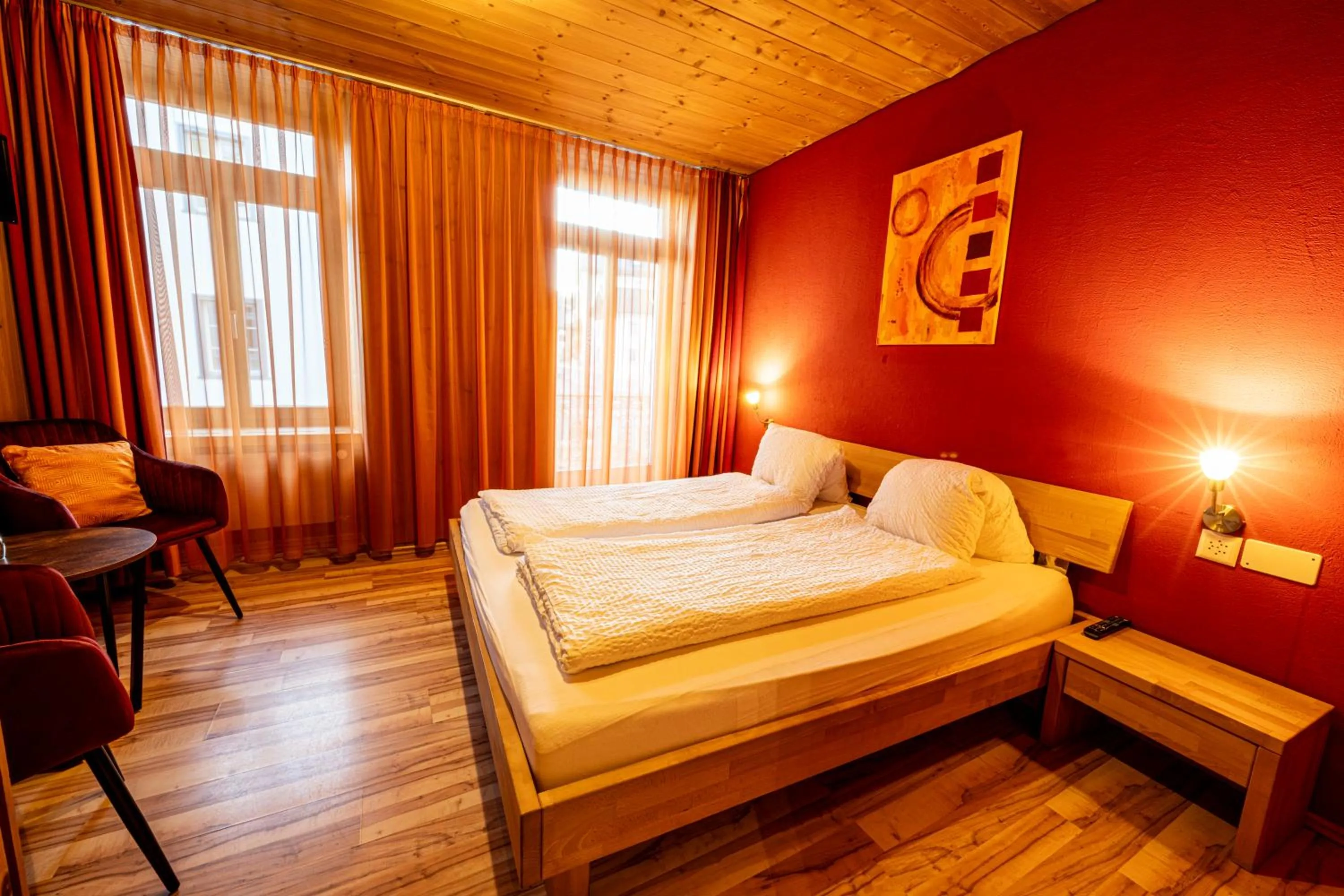 Photo of the whole room, Bed in CURUNA Pensiun-Frühstückspension