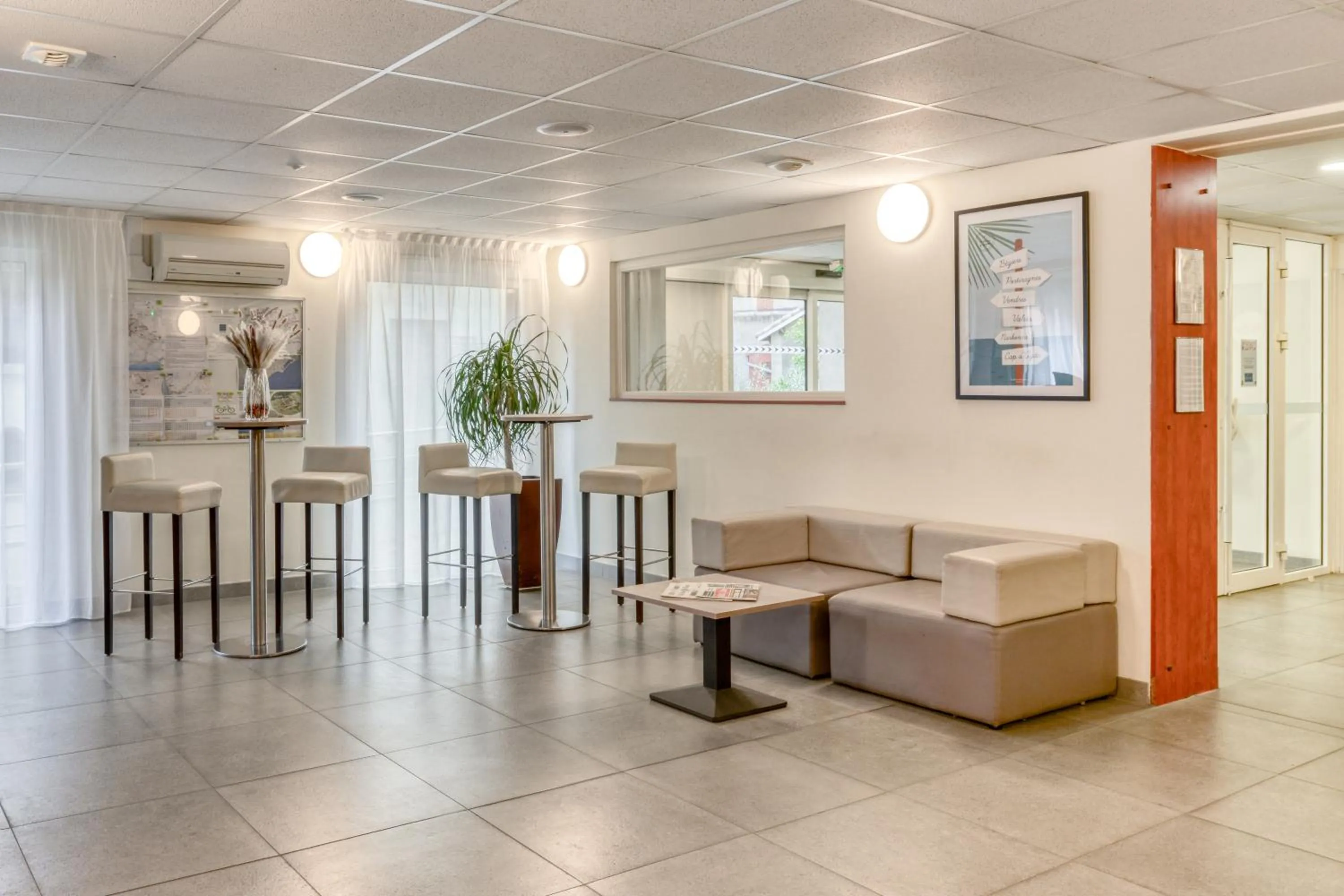 Lobby or reception in Zenitude Hôtel-Résidences Béziers Centre