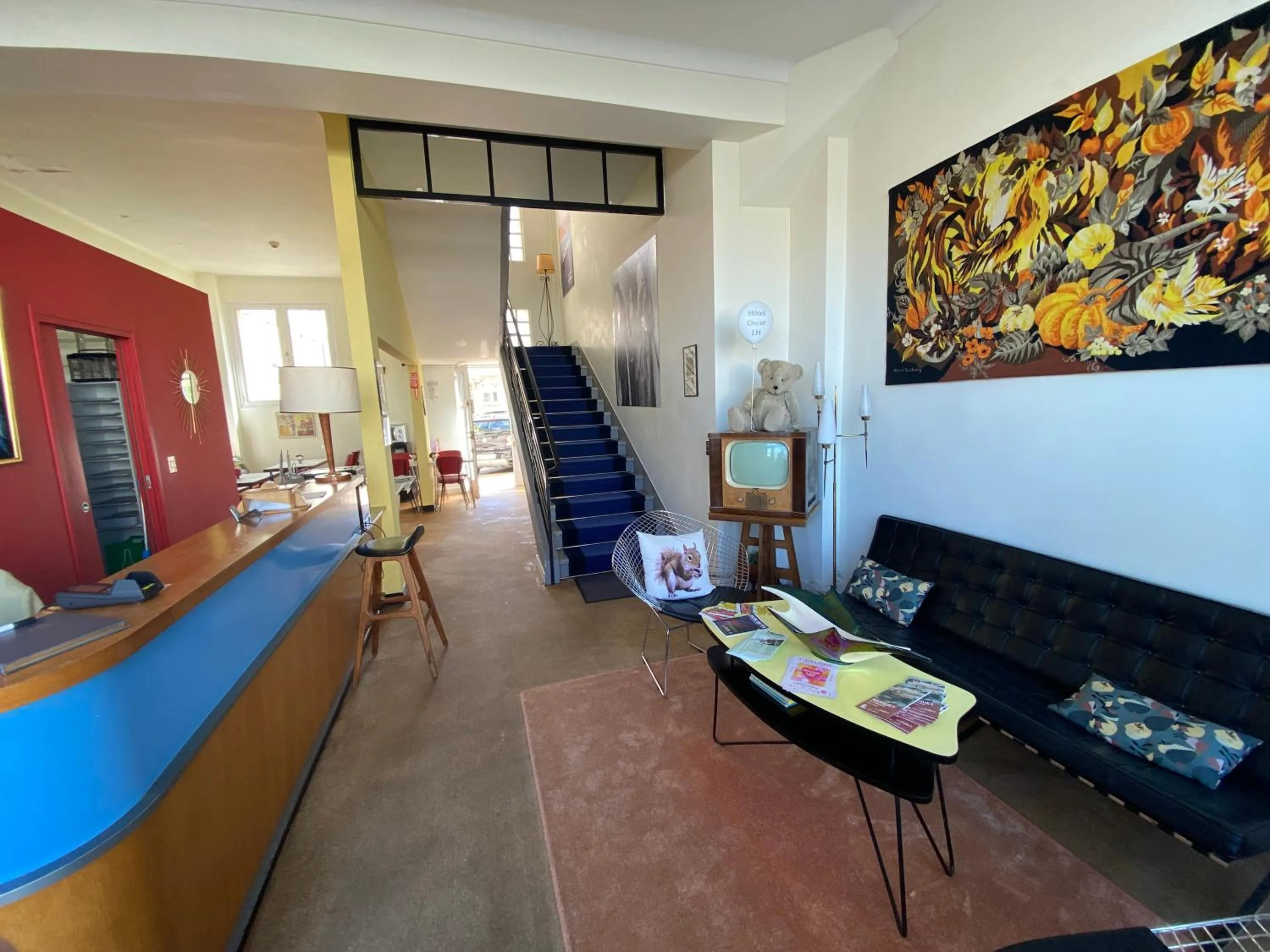 Lobby or reception in Oscar Hôtel Le Havre Centre