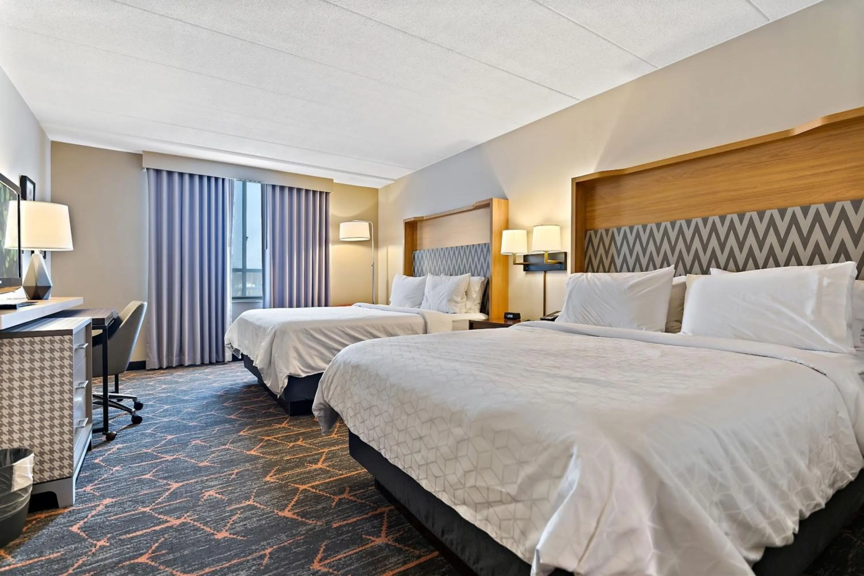 Photo of the whole room, Bed in Holiday Inn Portsmouth by IHG