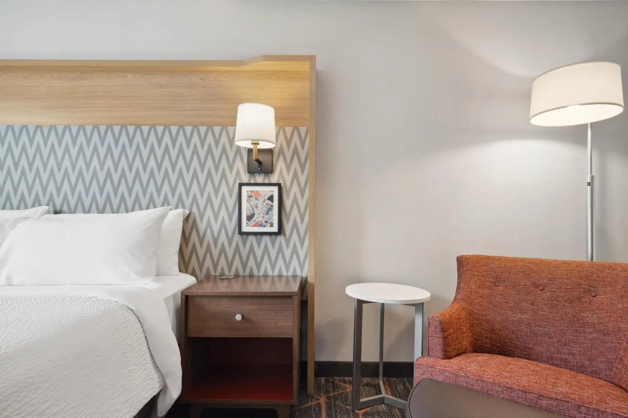 Photo of the whole room, Bed in Holiday Inn Portsmouth by IHG