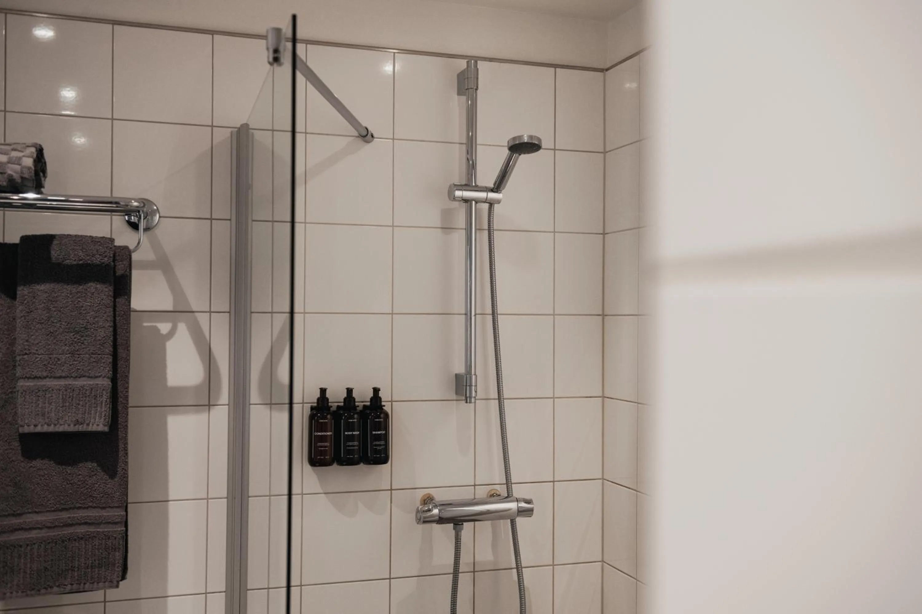 Shower in Home Hotel Kompaniet