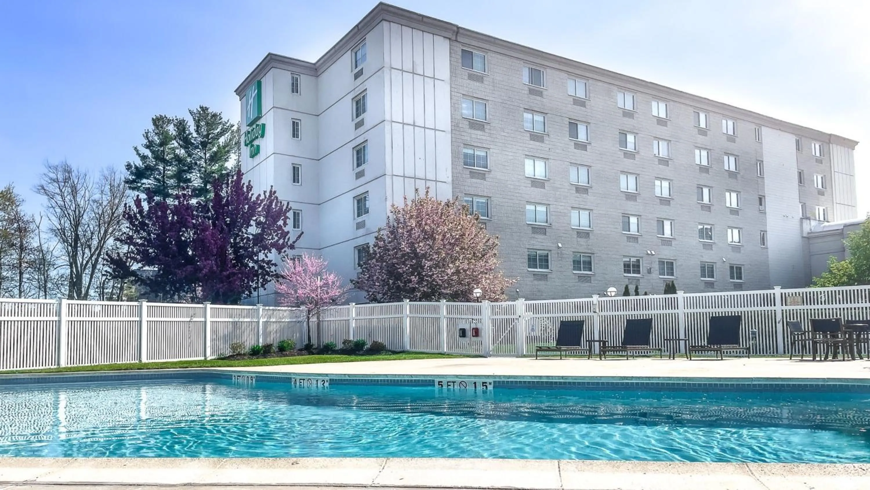 Swimming pool in Holiday Inn Salem by IHG