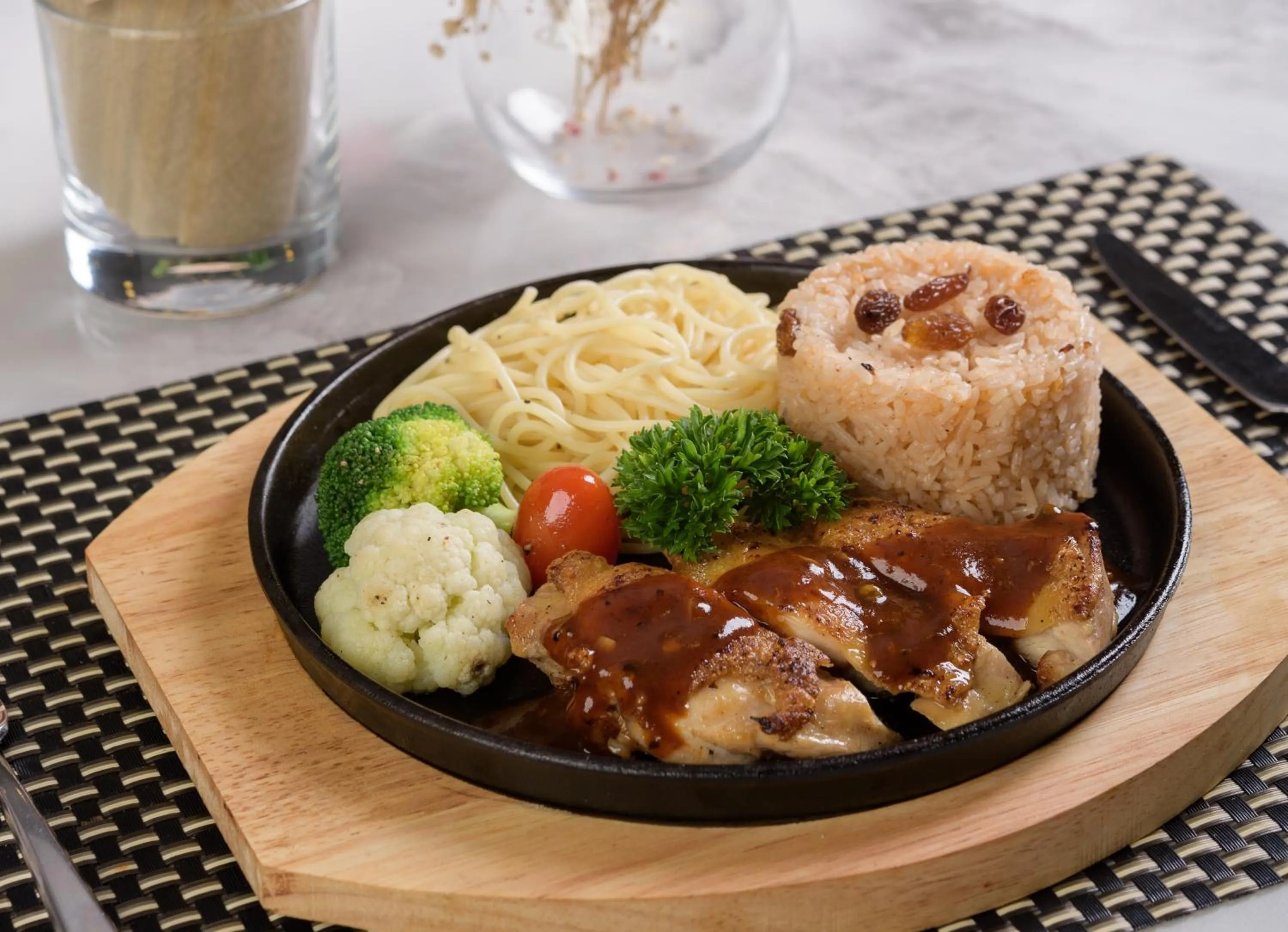 Food in Mansion 51 Hotel & Apartment