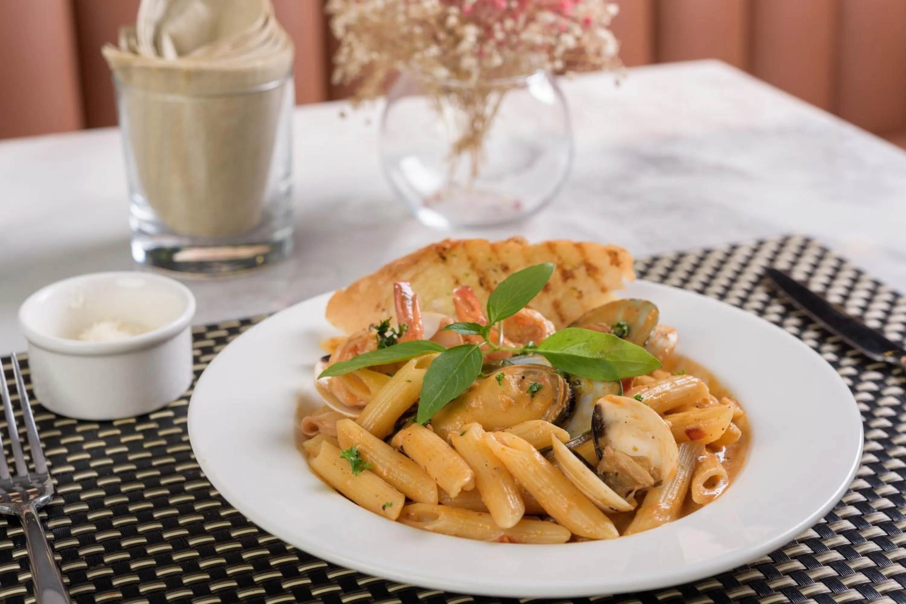 Food in Mansion 51 Hotel & Apartment