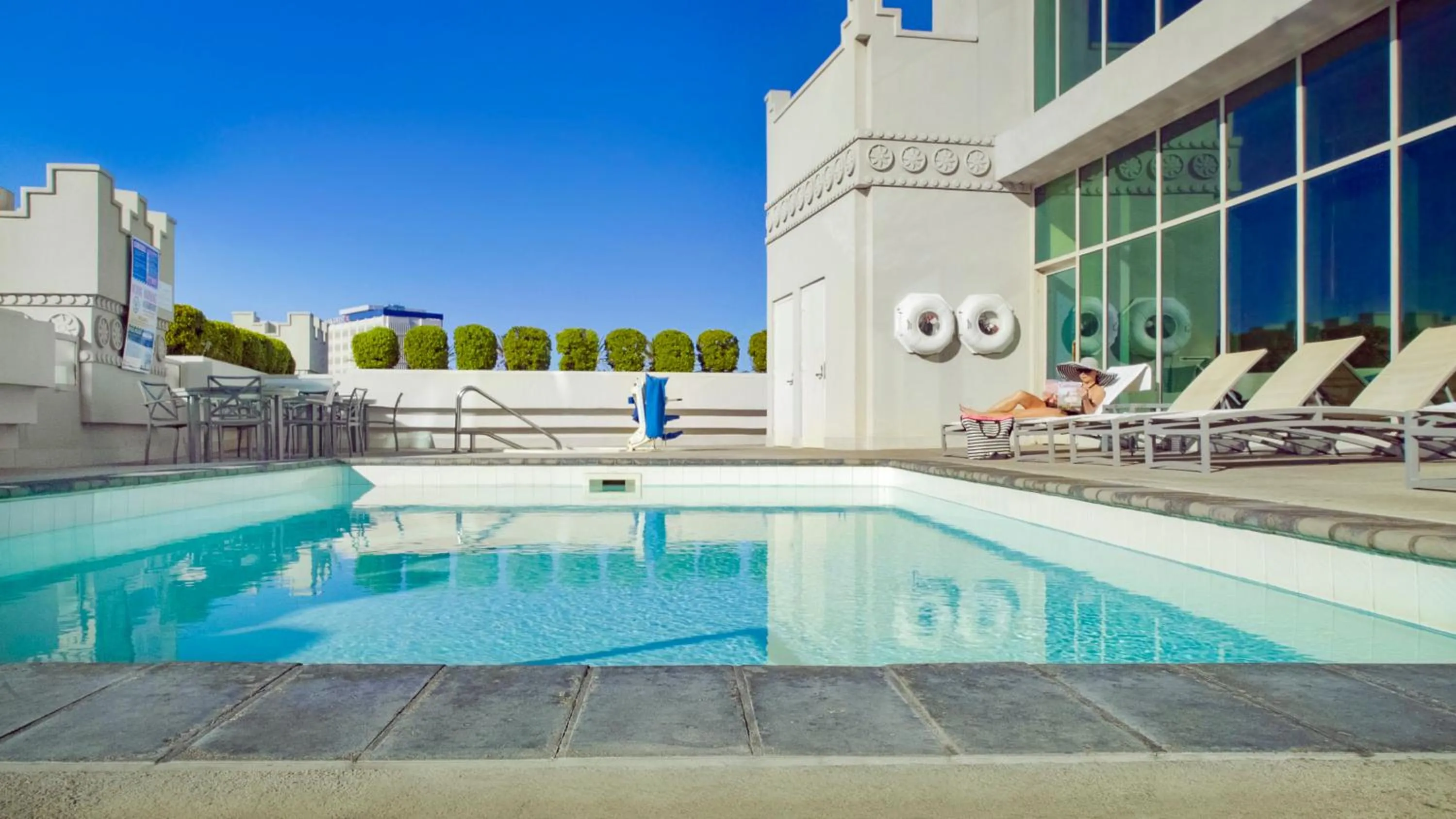 Swimming pool in The Commerce Casino & Hotel