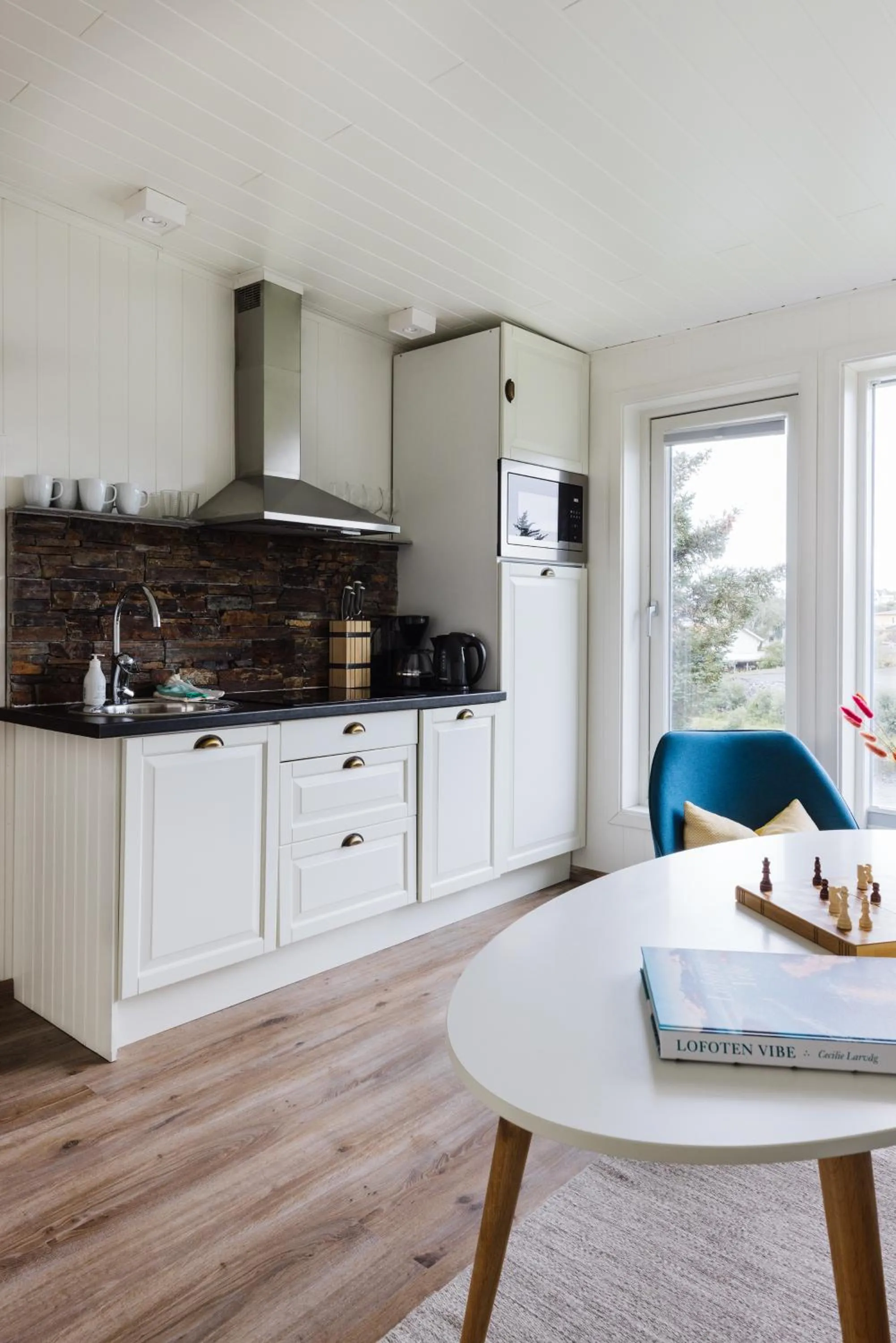Kitchen or kitchenette in Lofoten Planet - Boutique Hotel