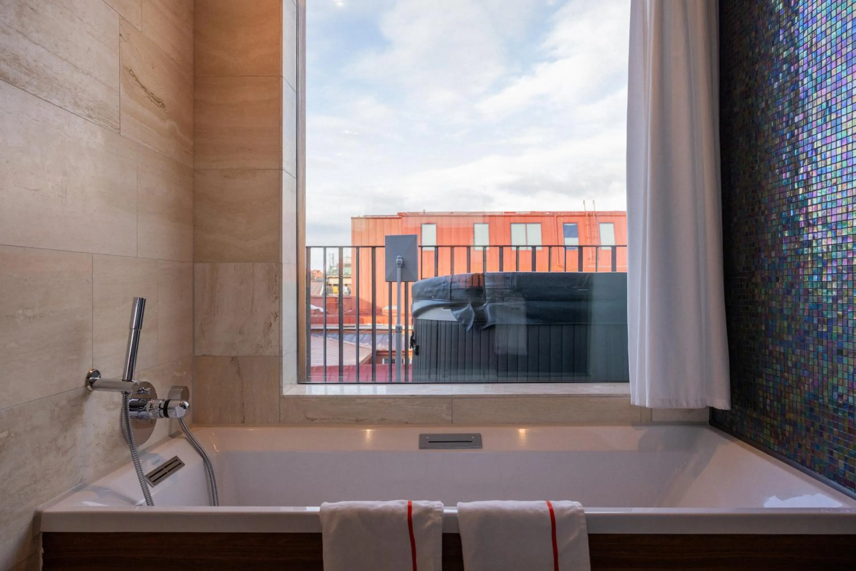 Bathroom in Avalon Hotel