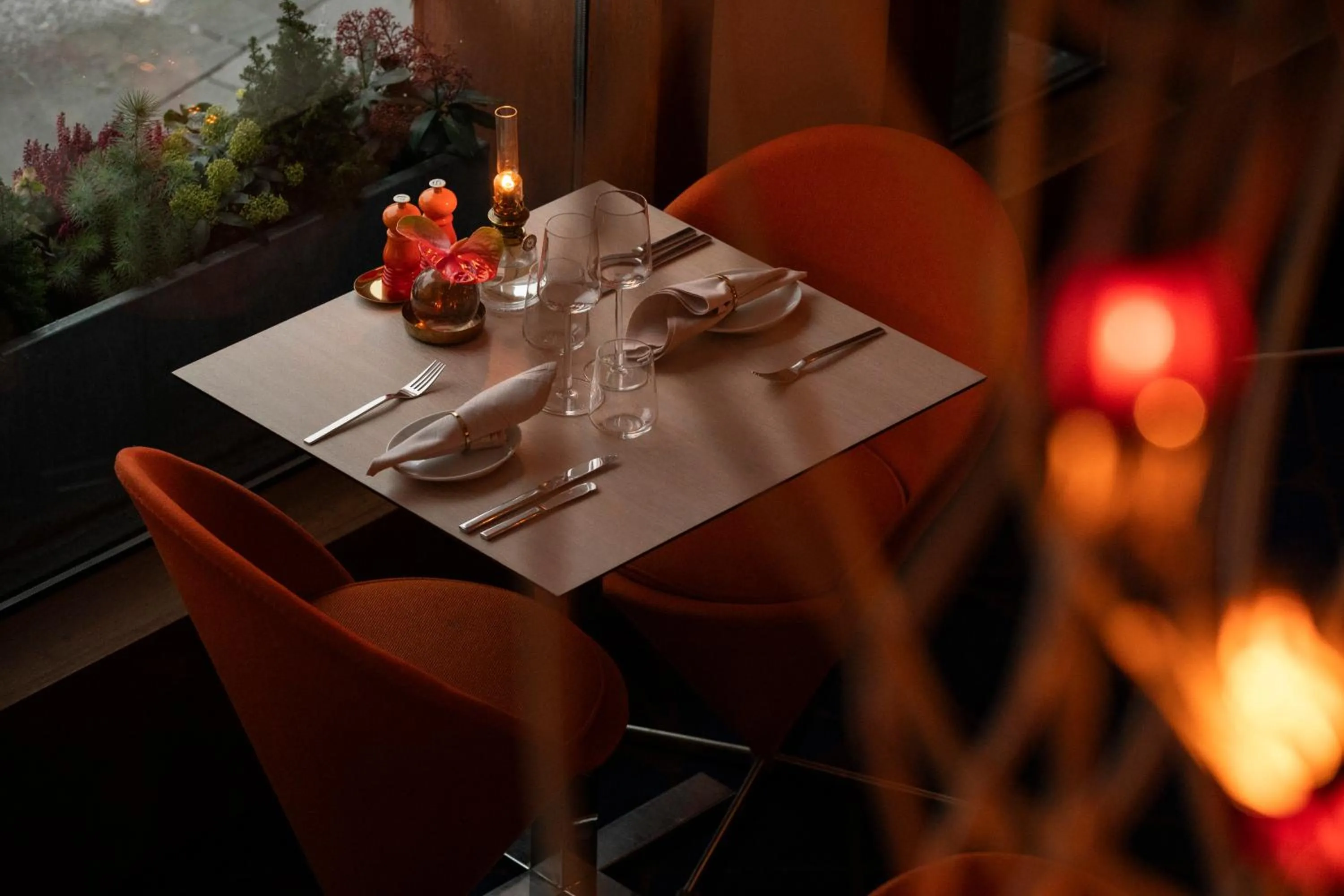 Restaurant/places to eat in Avalon Hotel