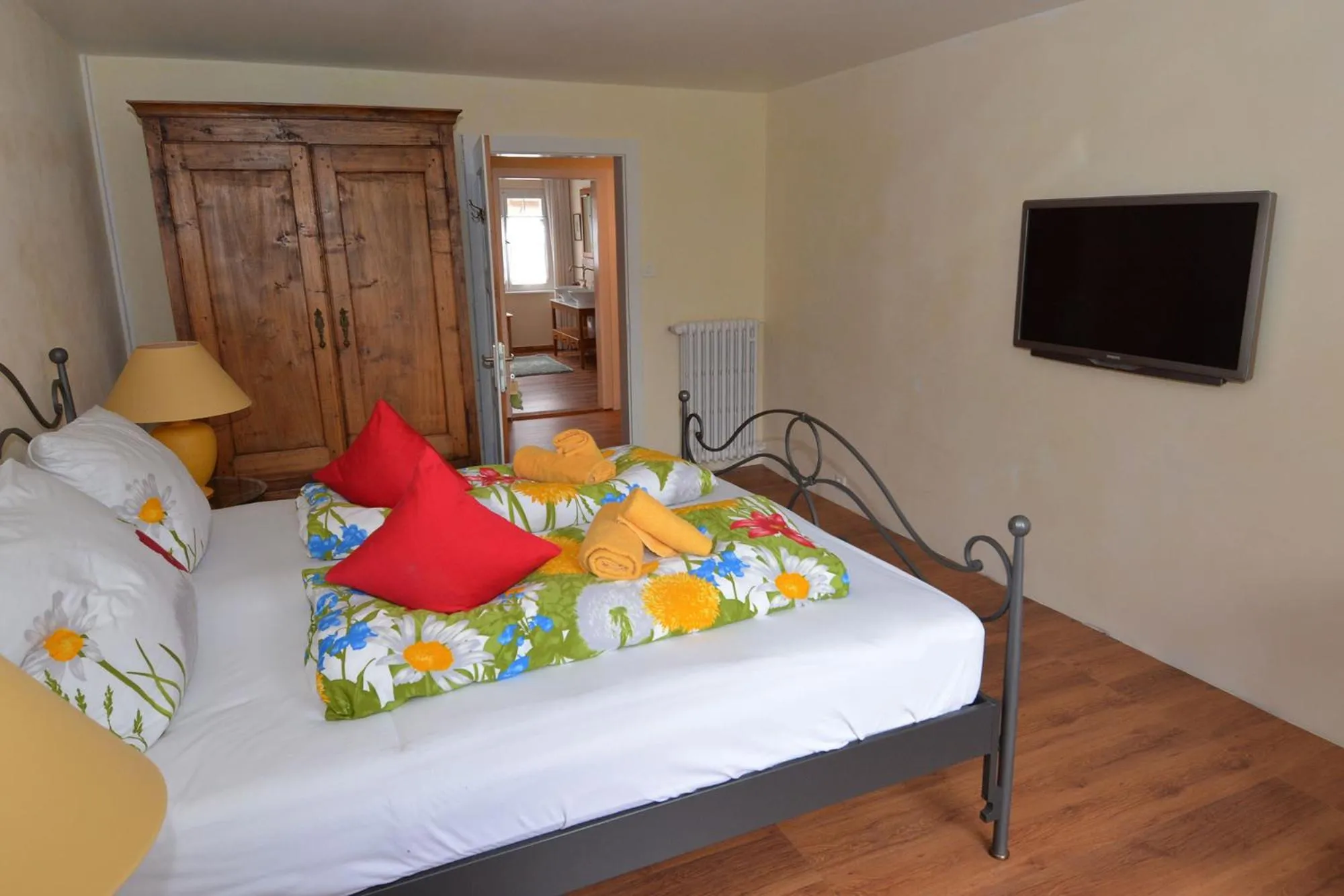 Photo of the whole room, Bed in Ustria Crusch Alva