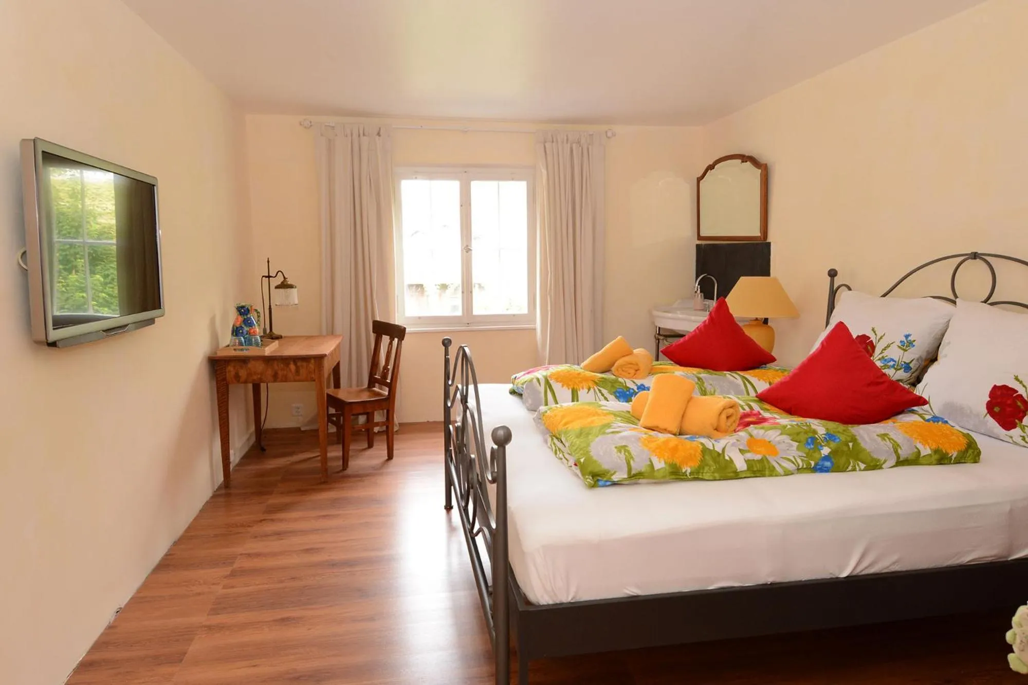 Photo of the whole room, Bed in Ustria Crusch Alva