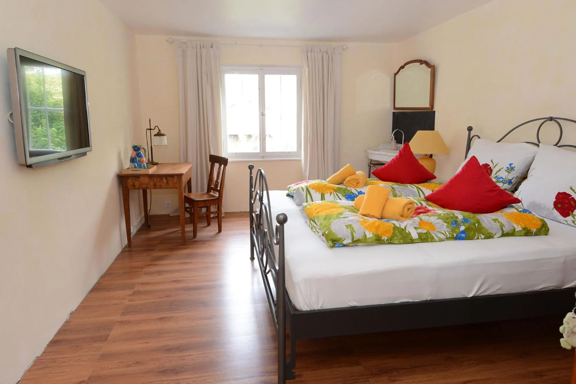 Photo of the whole room, Bed in Ustria Crusch Alva