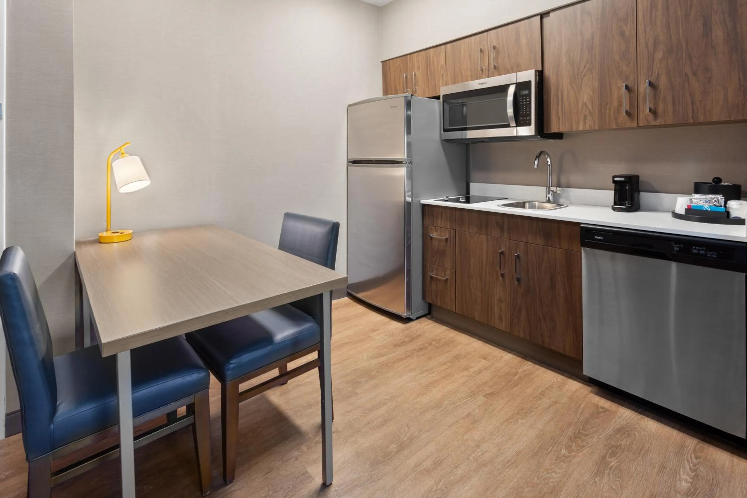 kitchen in Hampton Inn & Suites Scottsburg