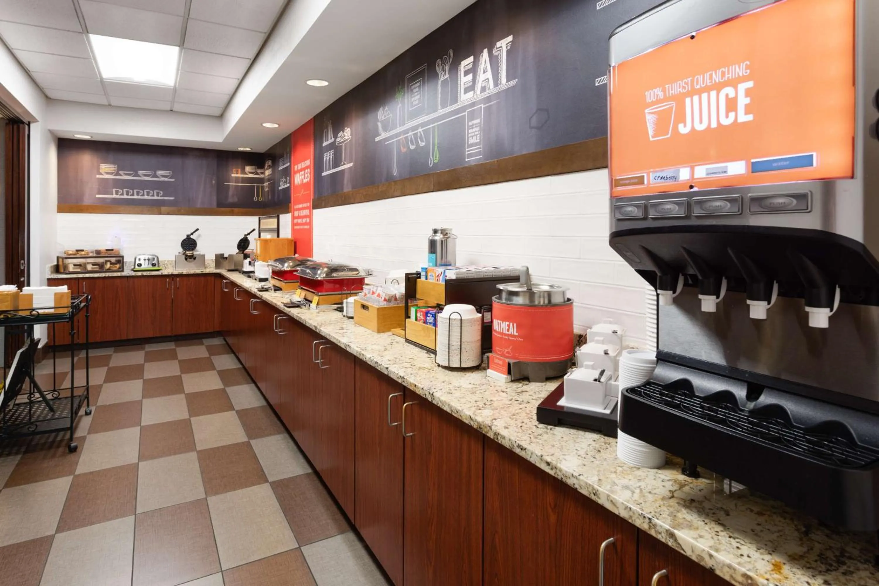 Breakfast in Hampton Inn & Suites Scottsburg