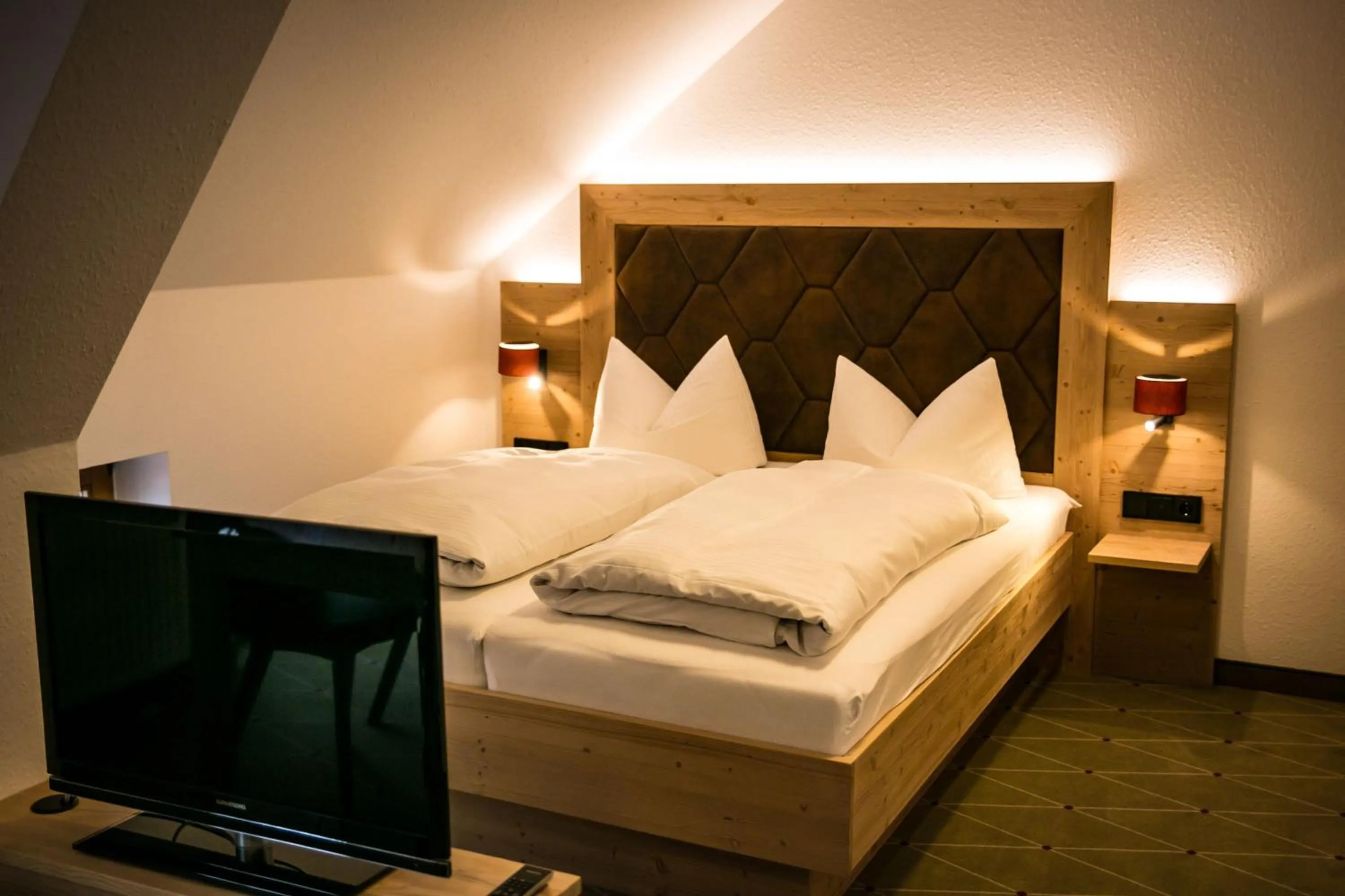 Bed in Hohenester Gasthaus & Hotel