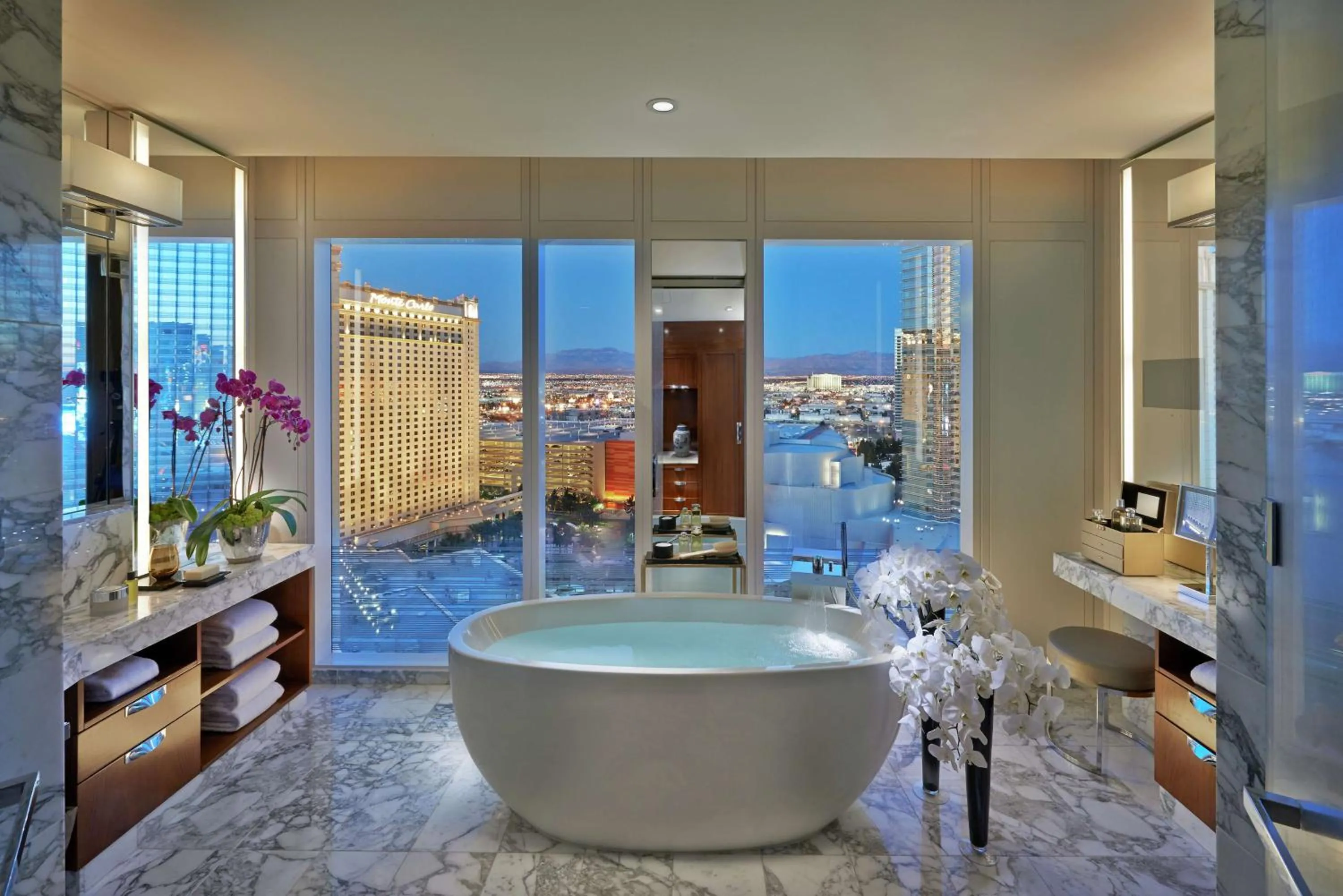 Bathroom in Waldorf Astoria Las Vegas