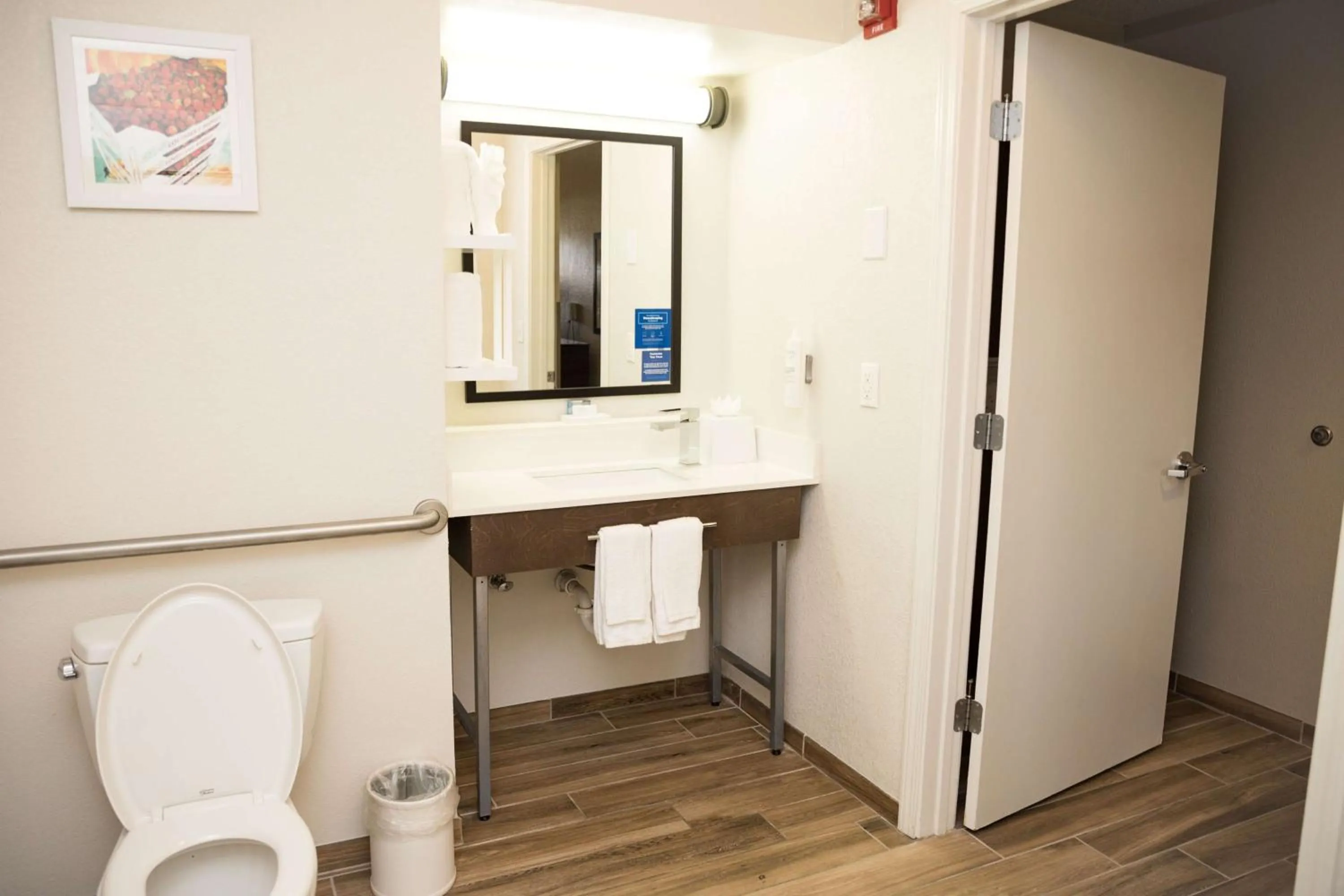 Bathroom in Hampton Inn Hammond